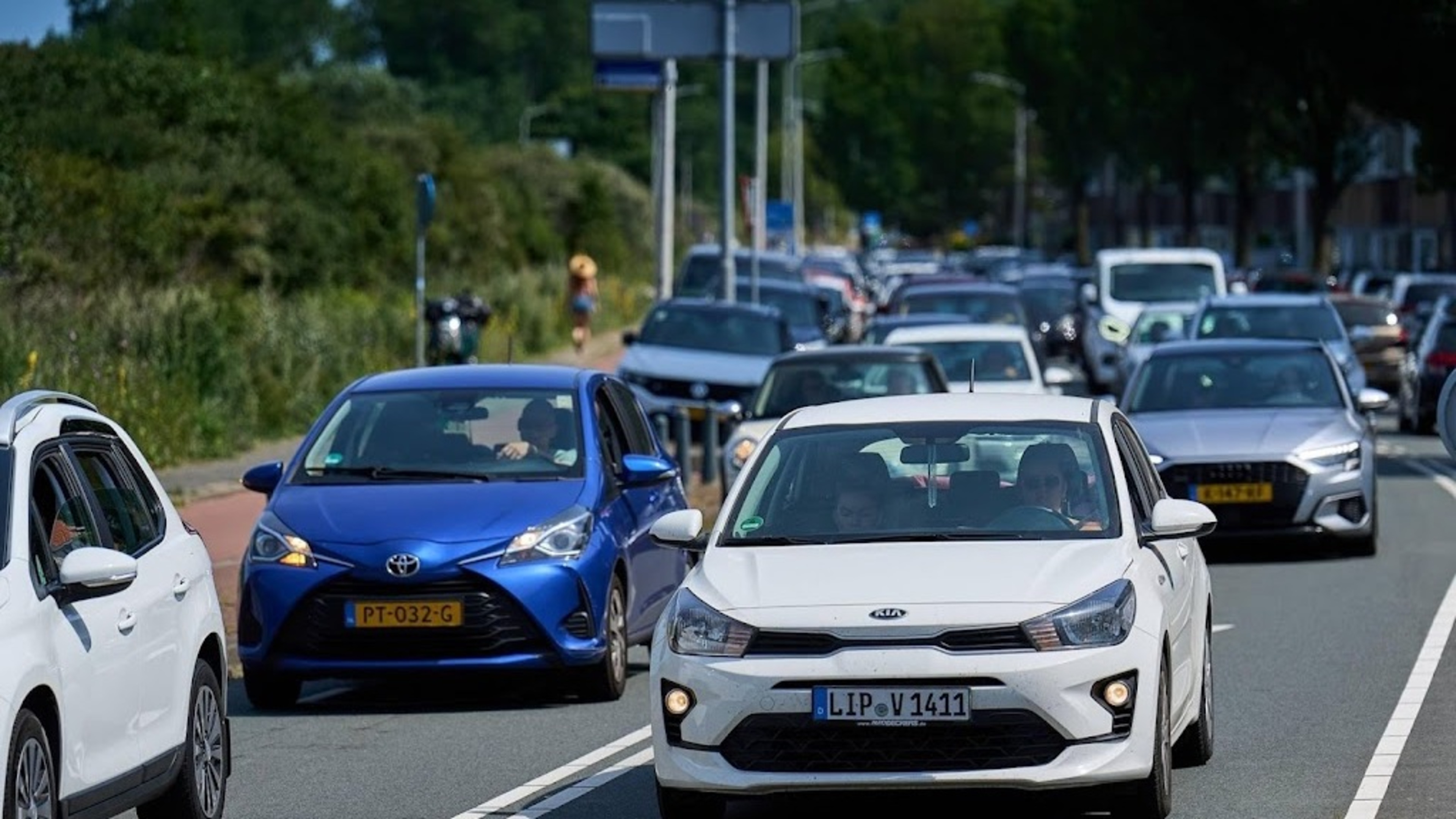Rijkswaterstaat: Only take to the road if necessary during extreme heat