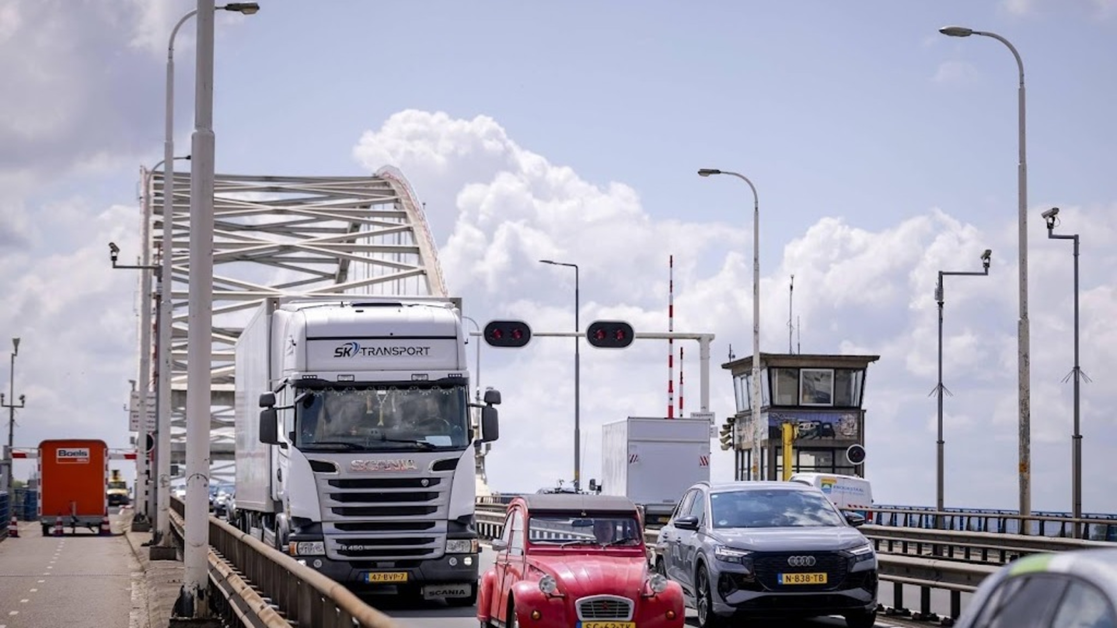 Handhavingsactie tegen overtreders Merwedebrug begint maandag