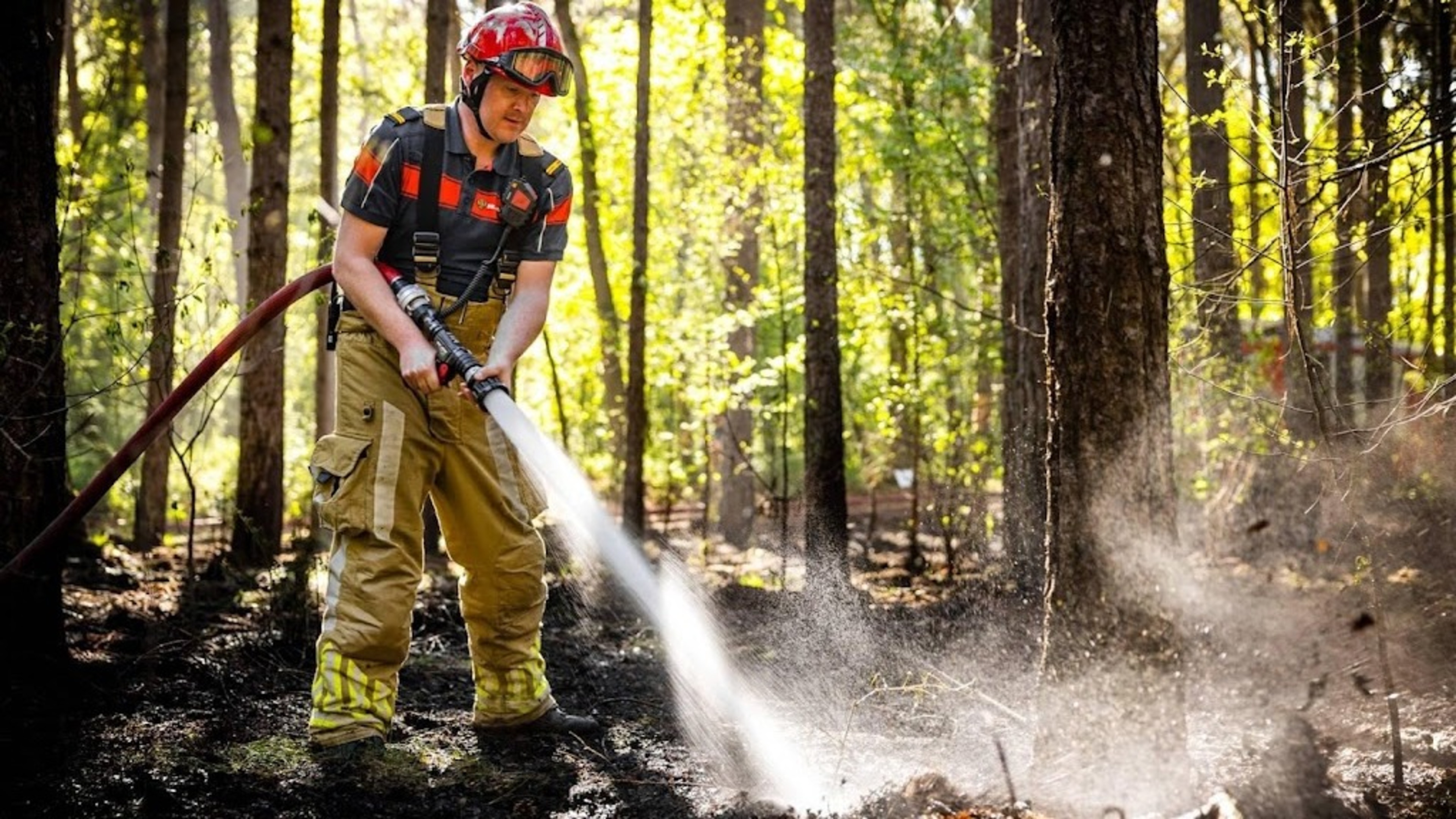 Mayor of Peel en Maas asks people to stay away from fire