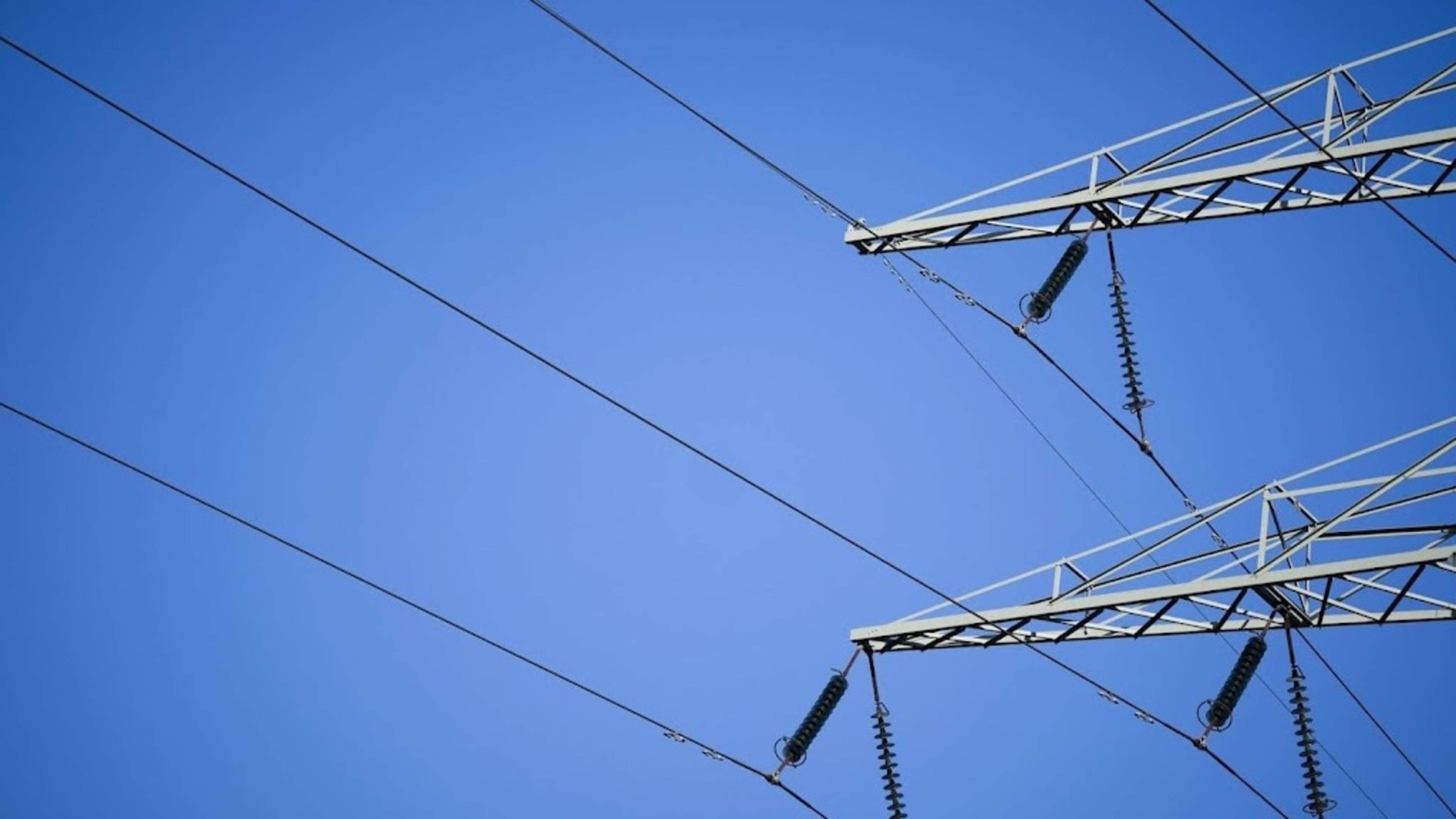 De Bat deploys power grid reserves to avert connection freeze