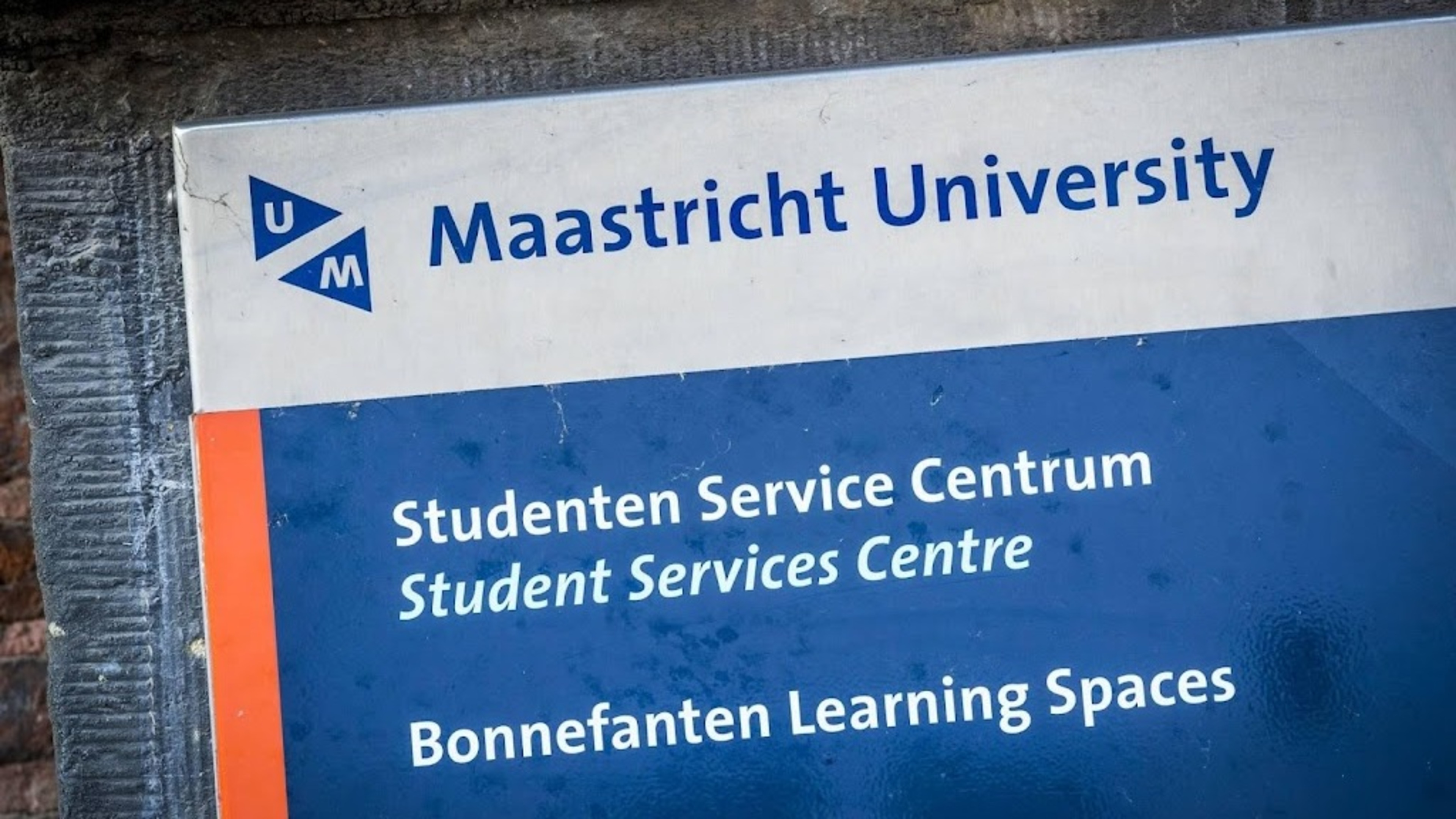 Maastricht students still unable to use Canvas after hack