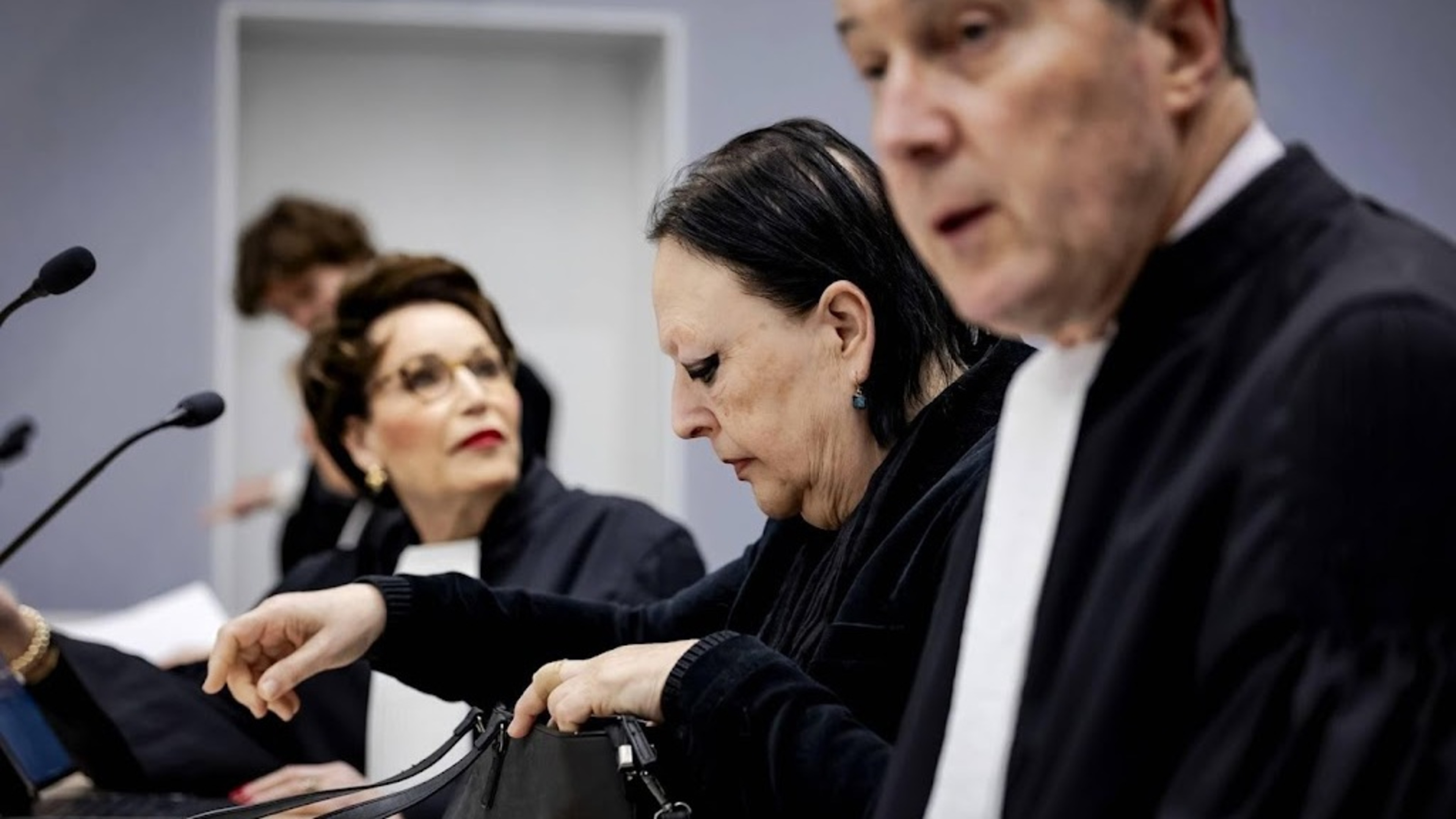 Weski defense: context missing from messages in case file