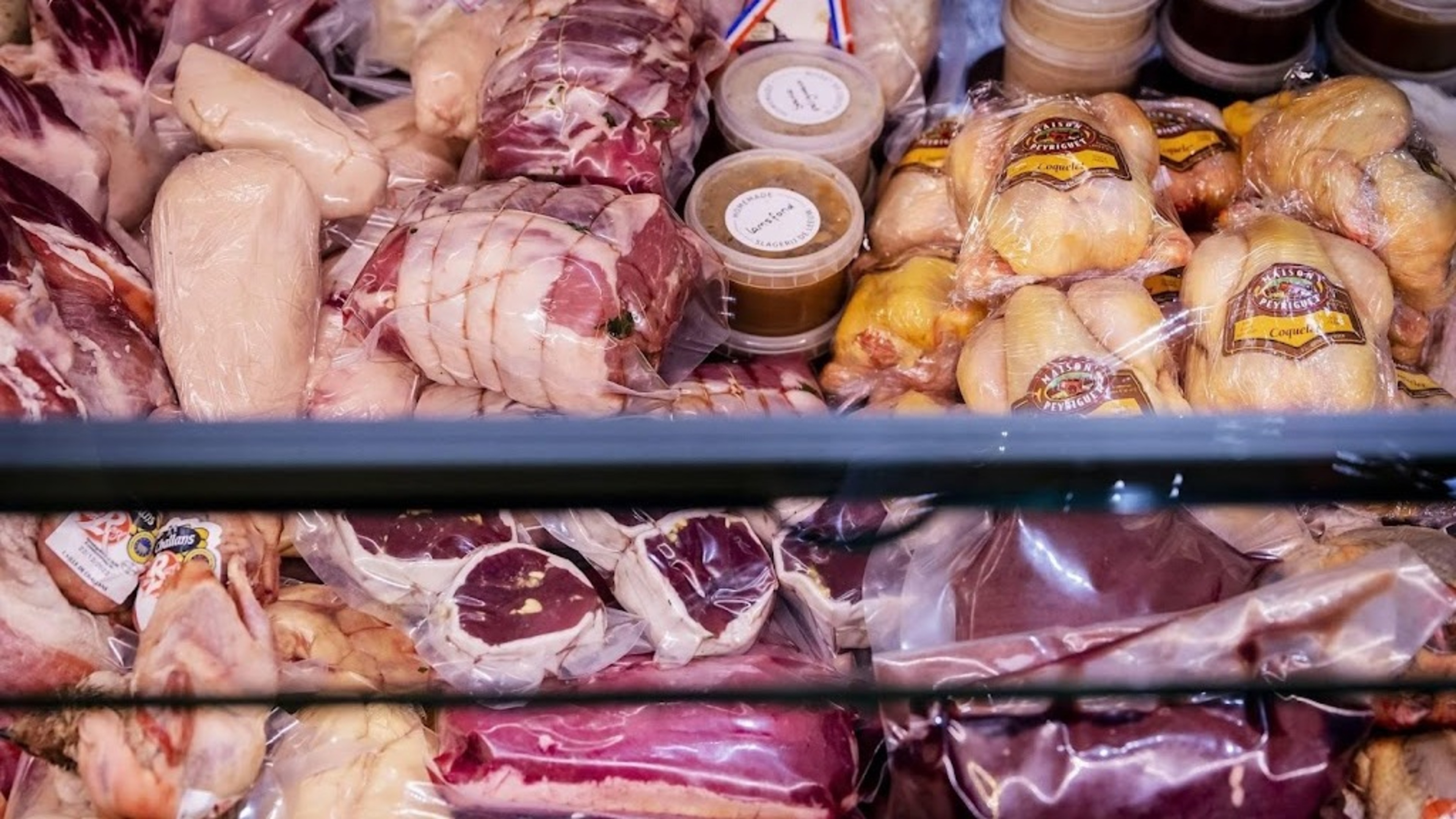 Cabinet to ban temporary workers in meat sector