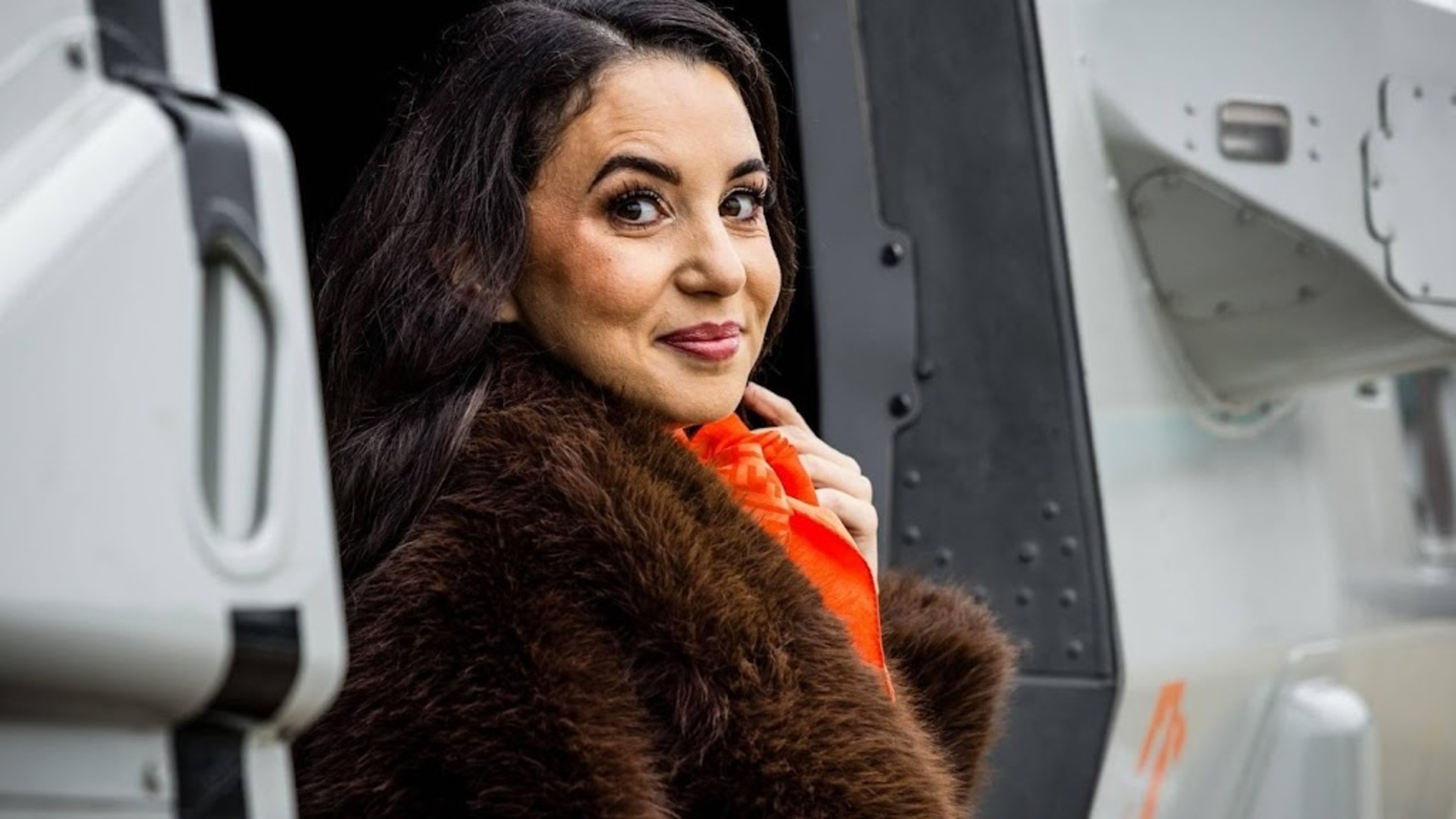 Royal honor for singer Karsu