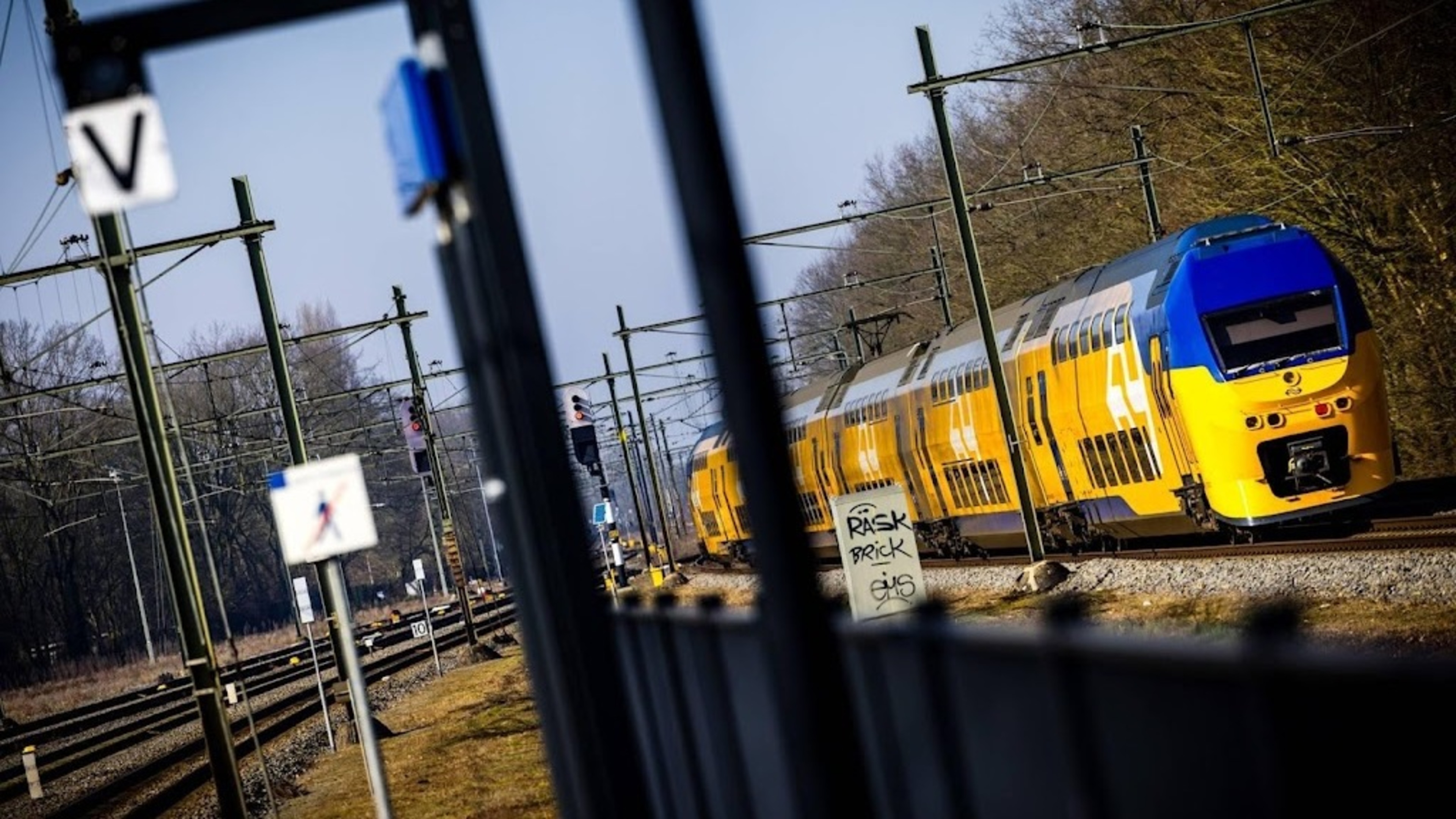 NS baton trial in Rotterdam, The Hague, Zwolle and Den Bosch