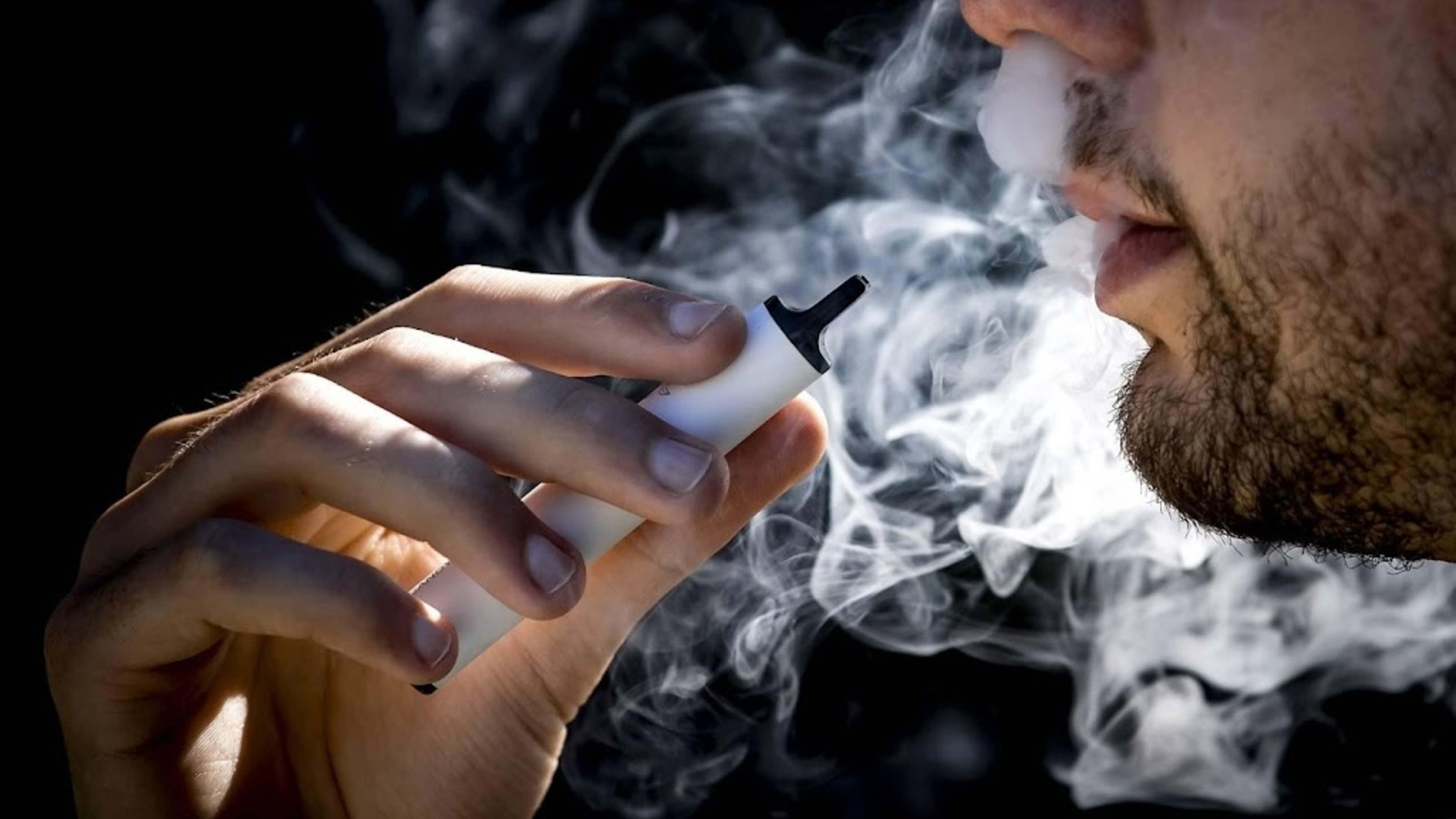 RIVM calls for plain packaging for e-cigarettes