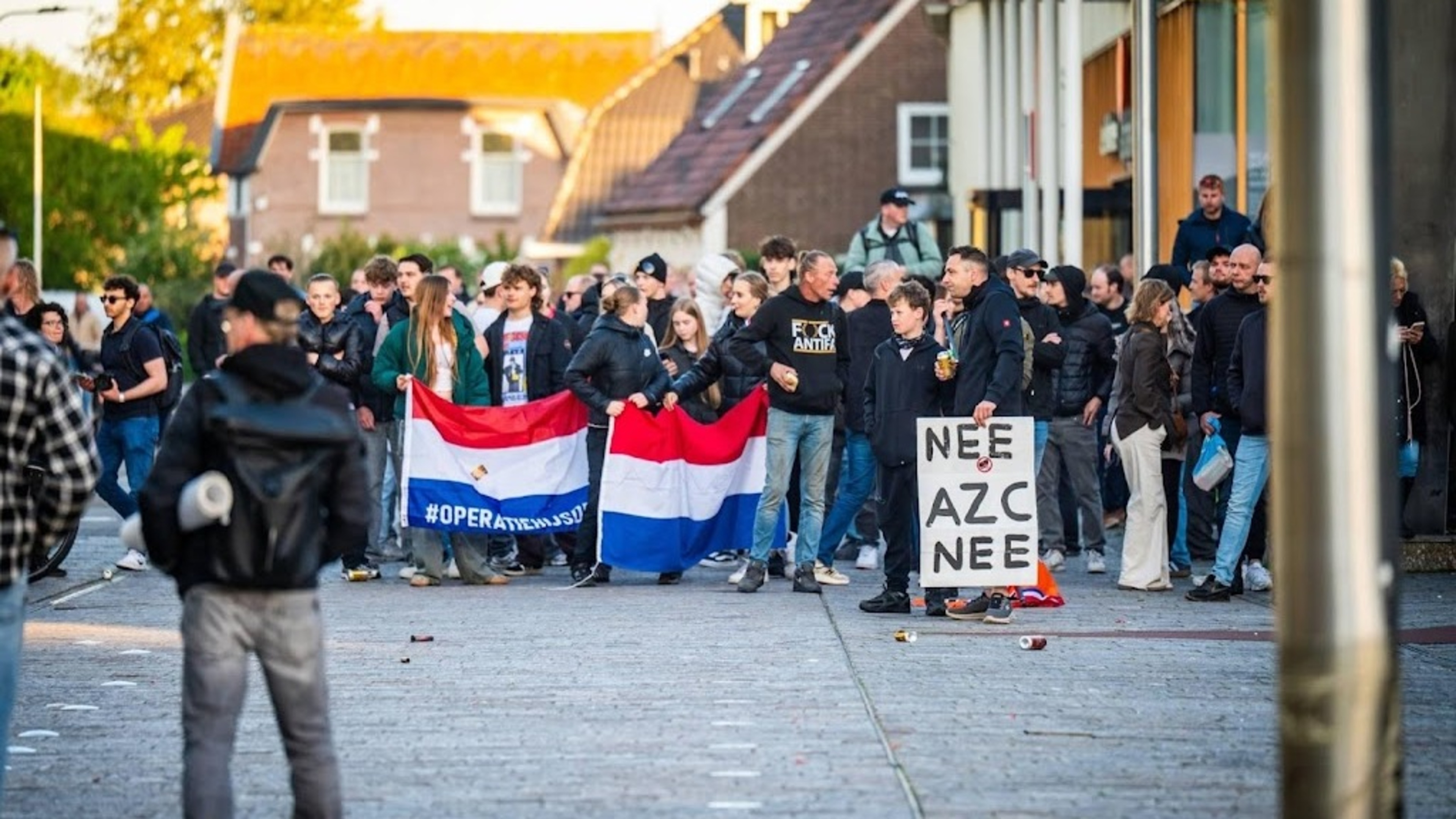 Hundreds protest in IJsselstein against emergency asylum shelter