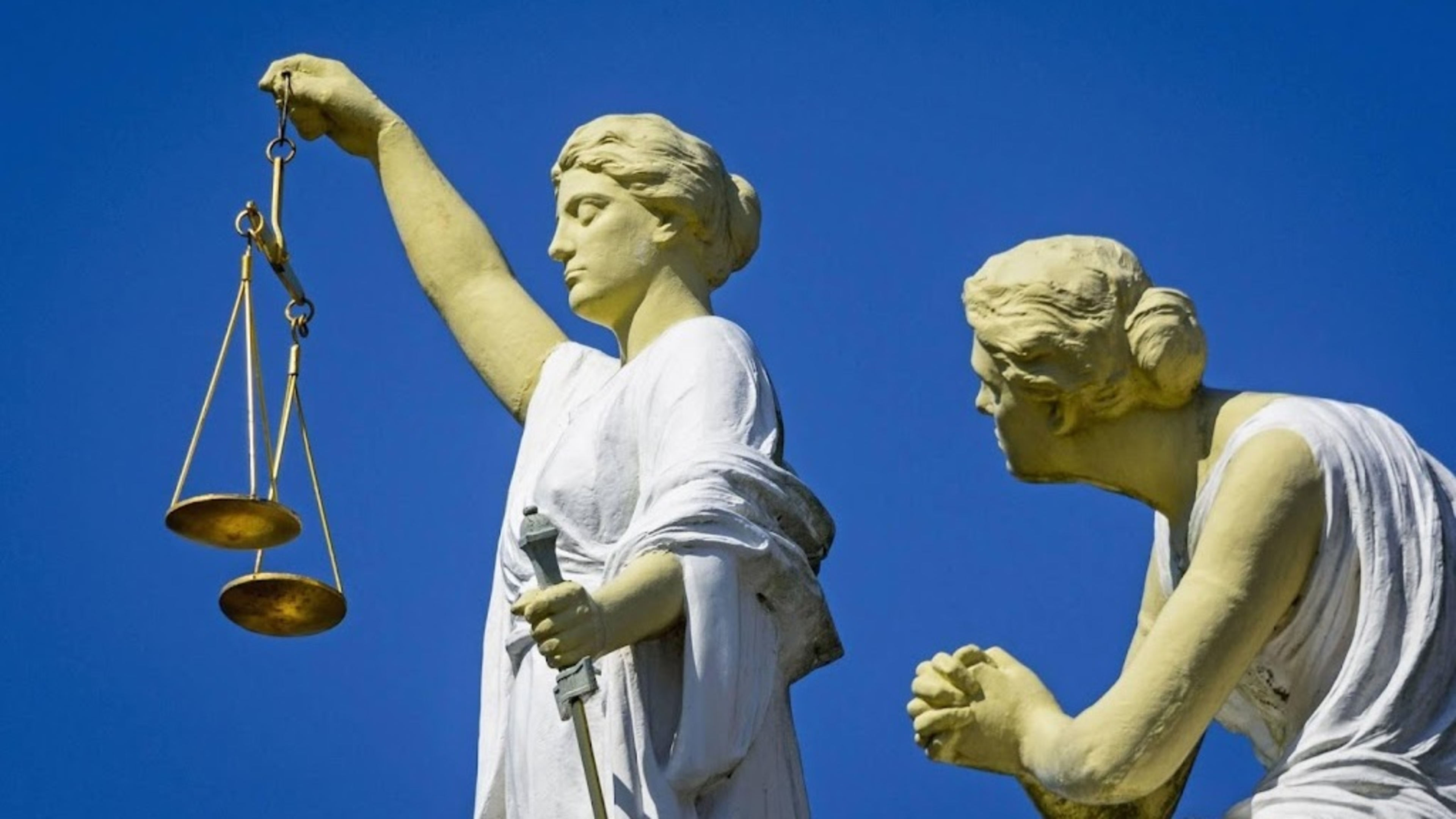 Man (38) arrested for robberies in which residents were shot