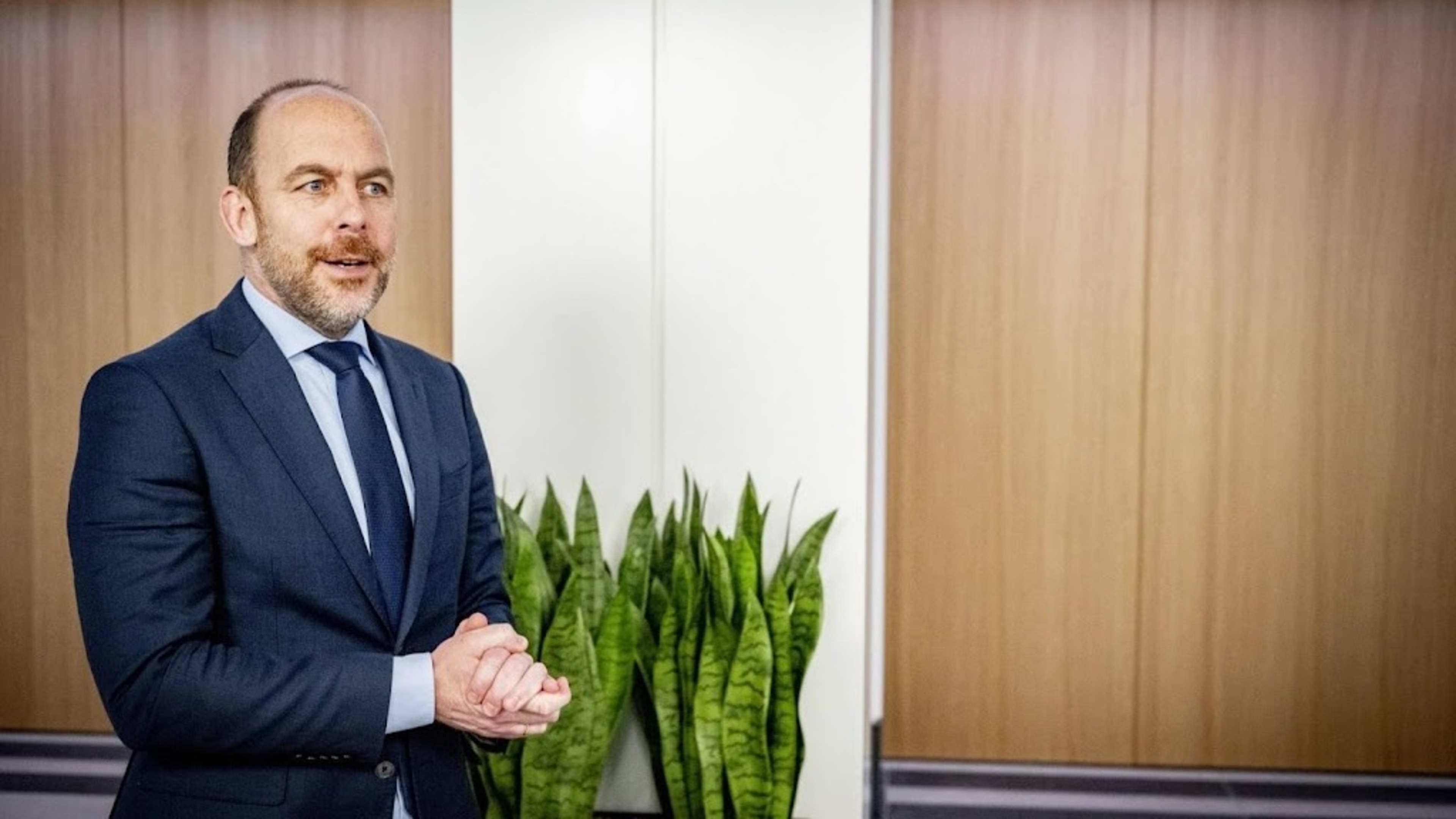 Van den Brink wants to end border controls