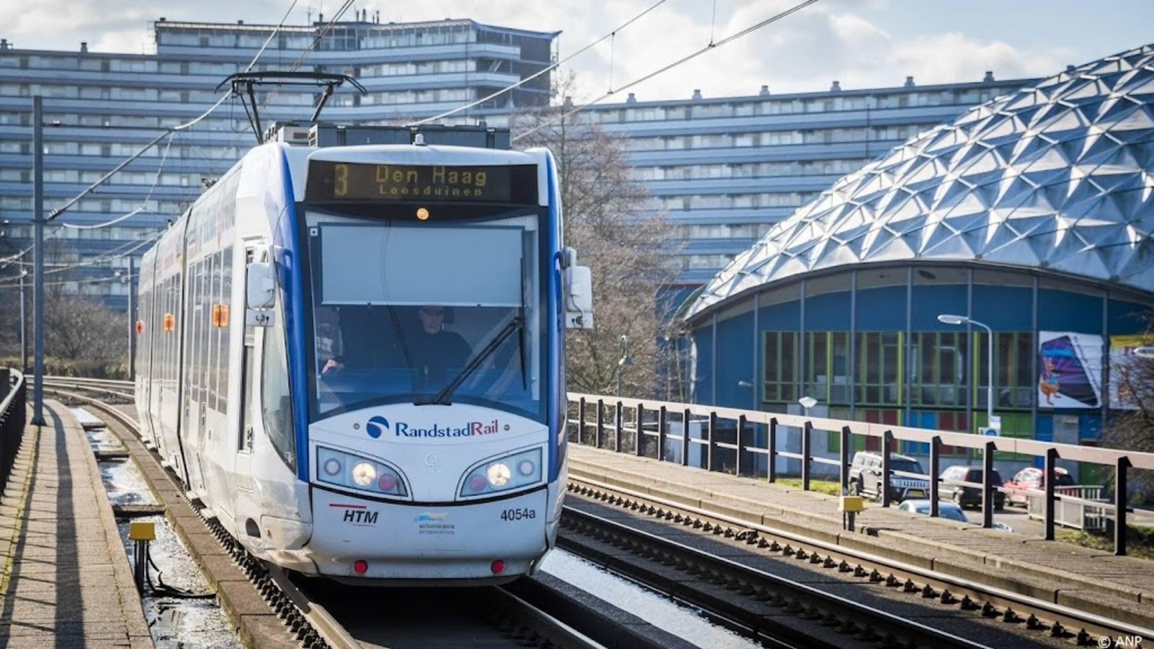 Cyclist dies in collision with tram in The Hague