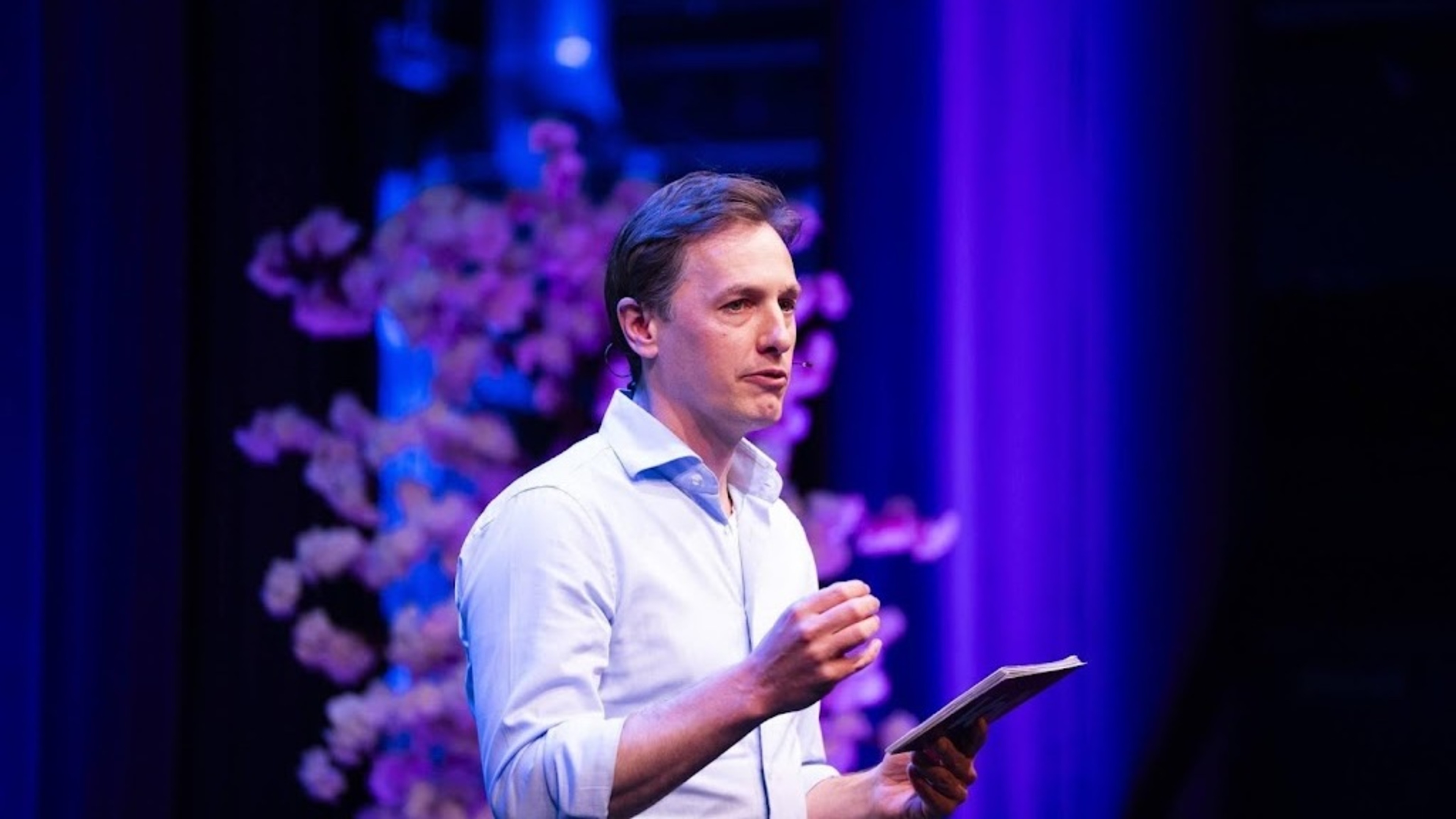 Dassen in congress speech: break ties with Palantir