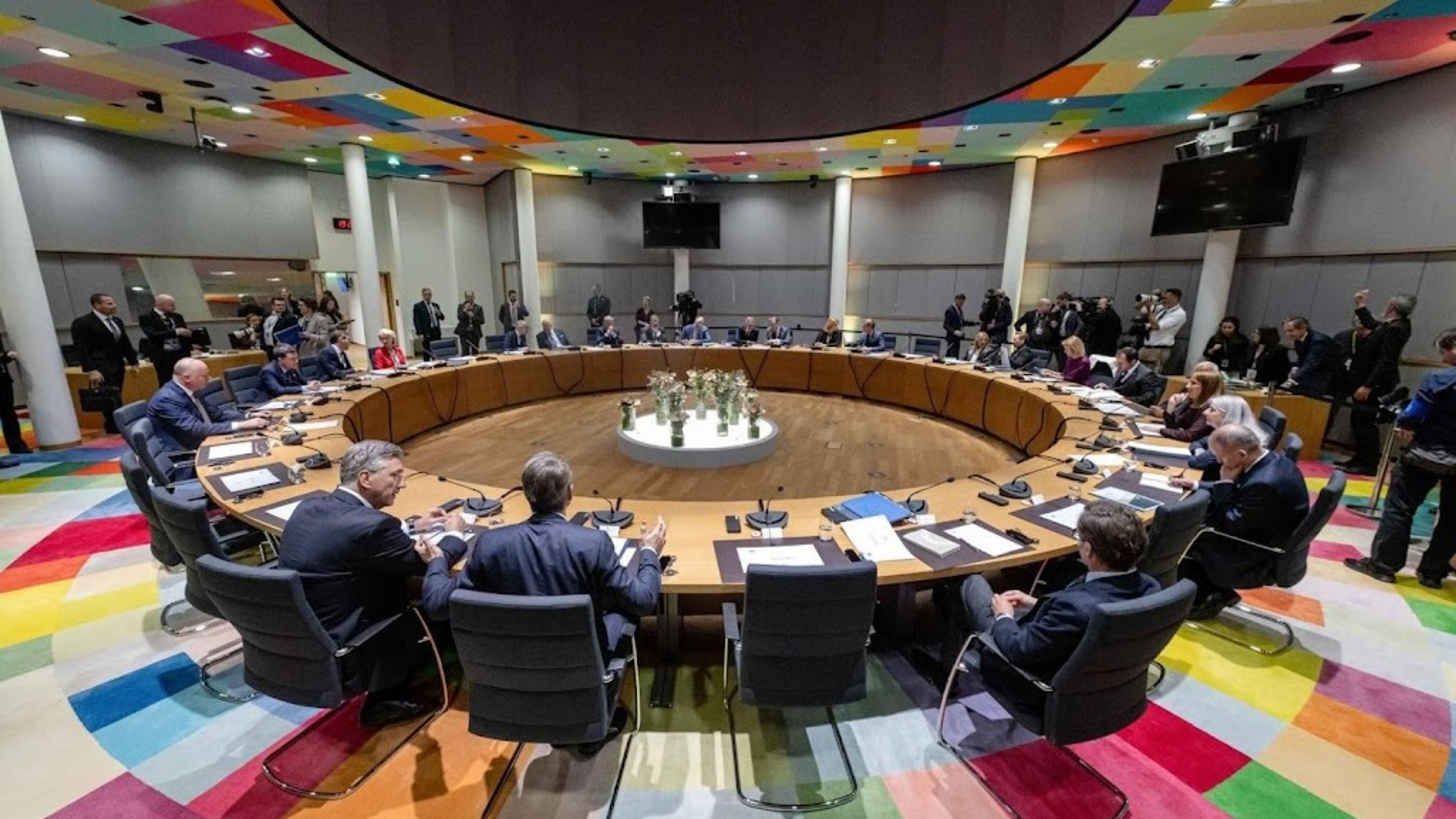 European observers want more funding for local parties in the Netherlands