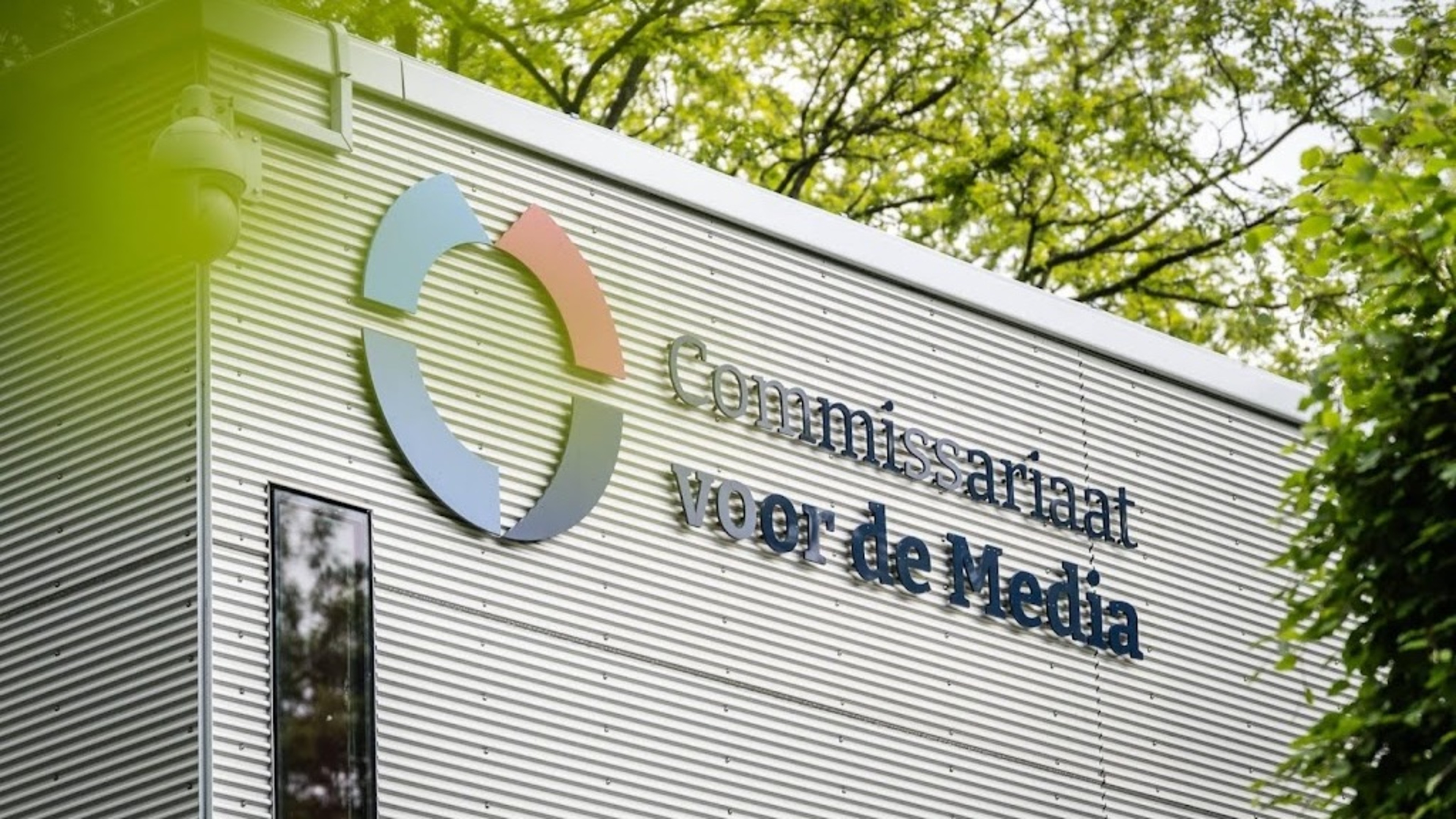 Media watchdog warns of democratic risks from feeds