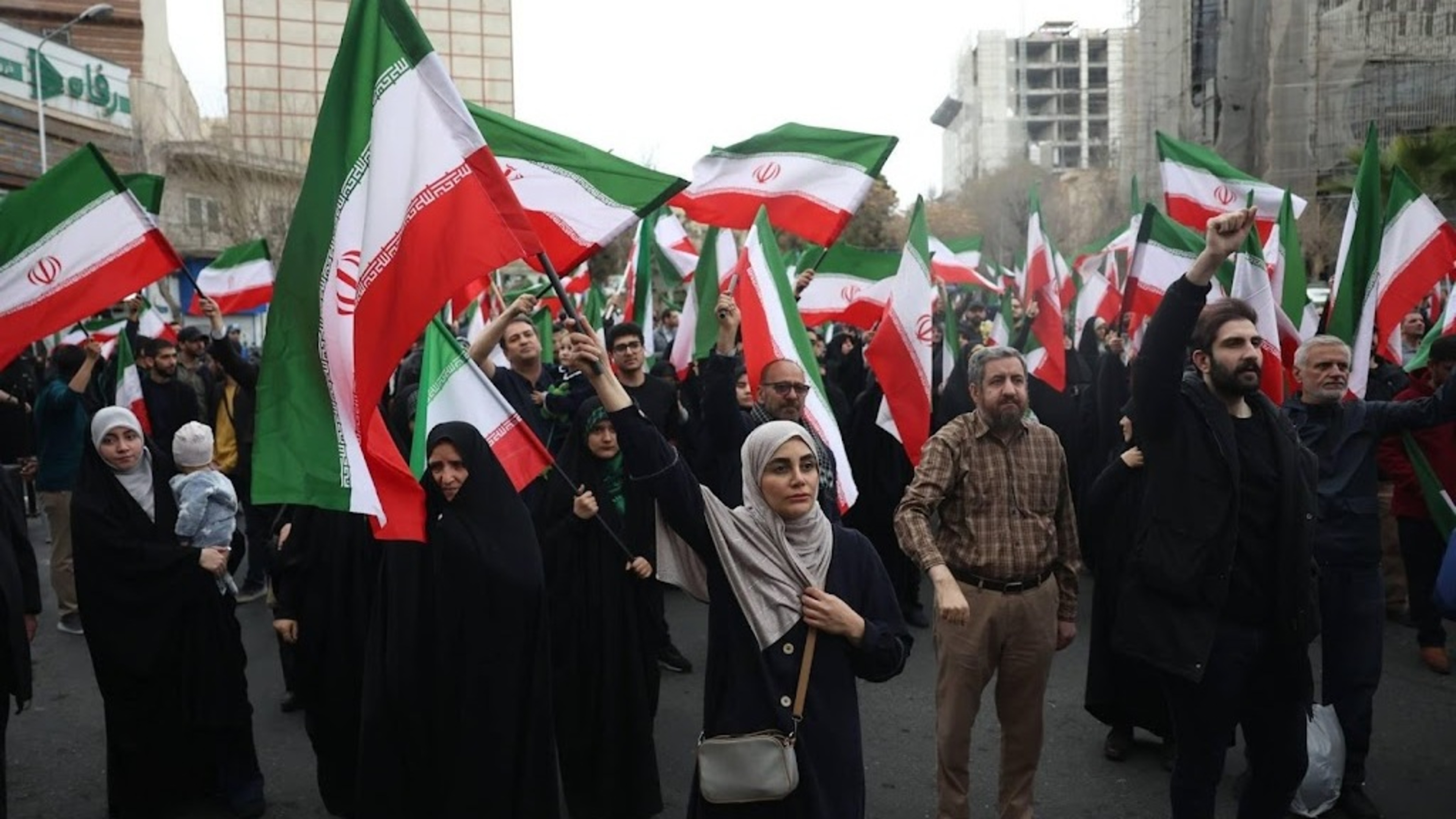 Extra NOS news bulletins on Iran this Sunday morning