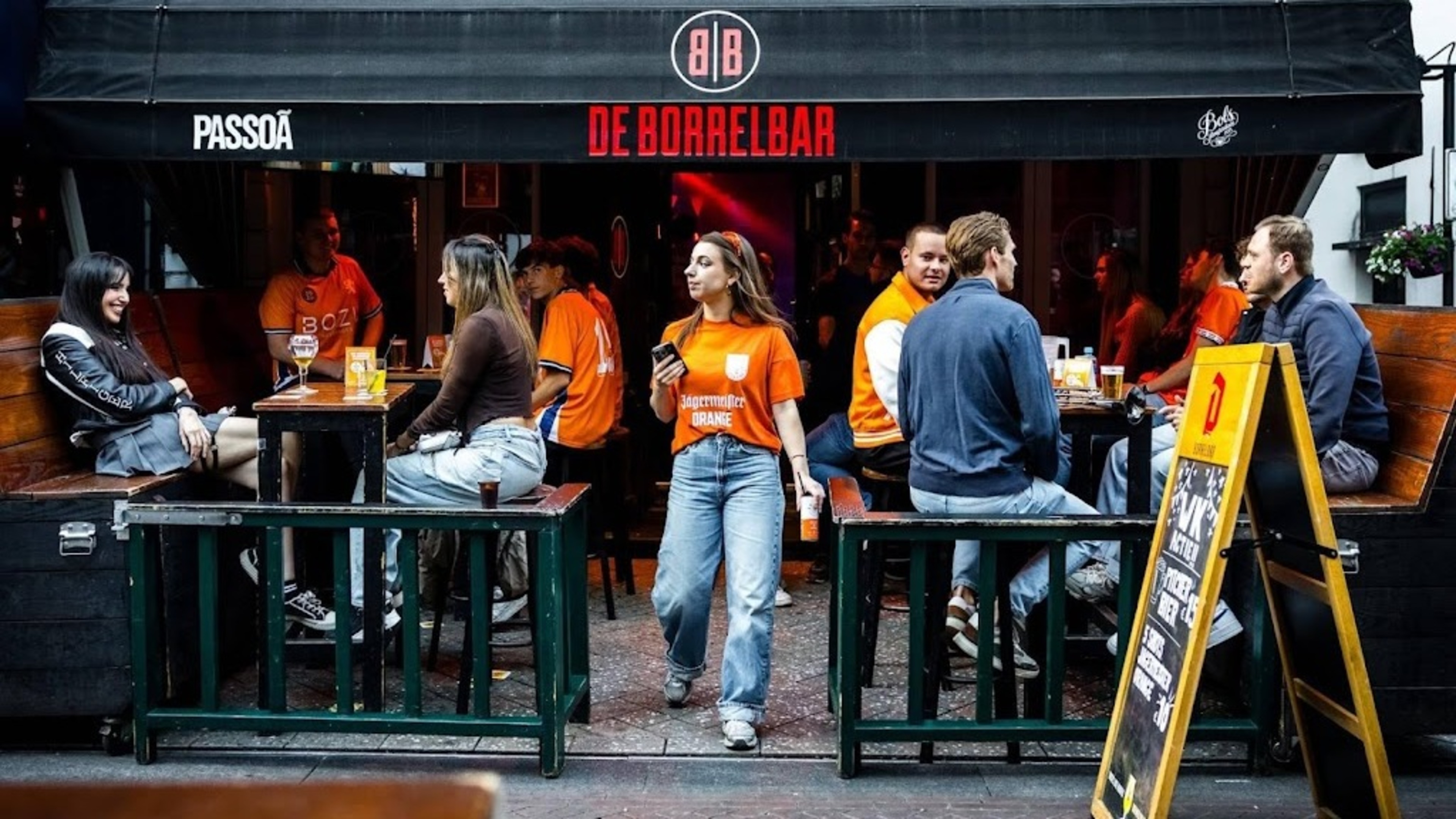 Increased internet traffic during drink breaks in Netherlands' first World Cup match