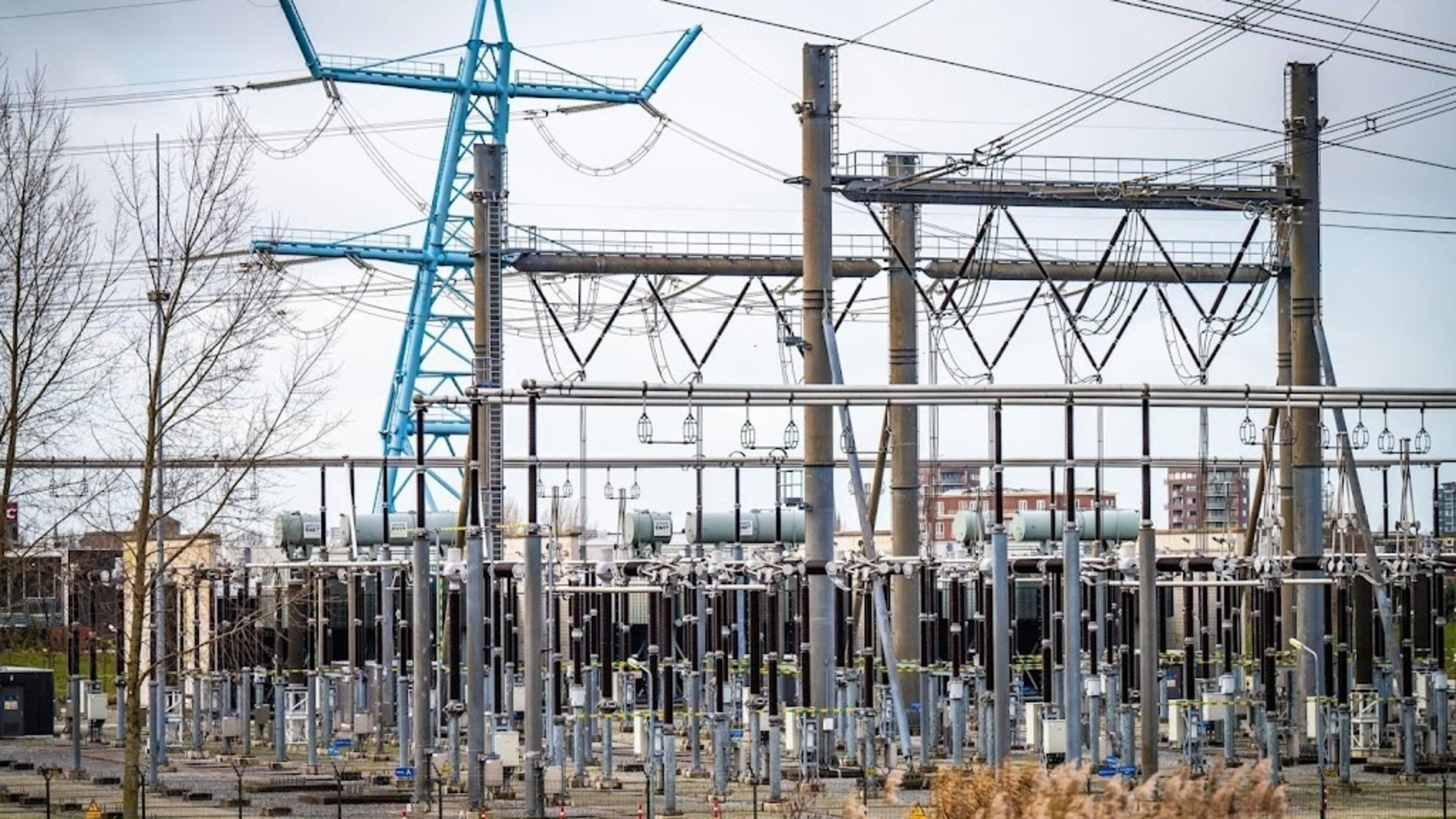 South Holland requests power grid capacity for a quarter million homes