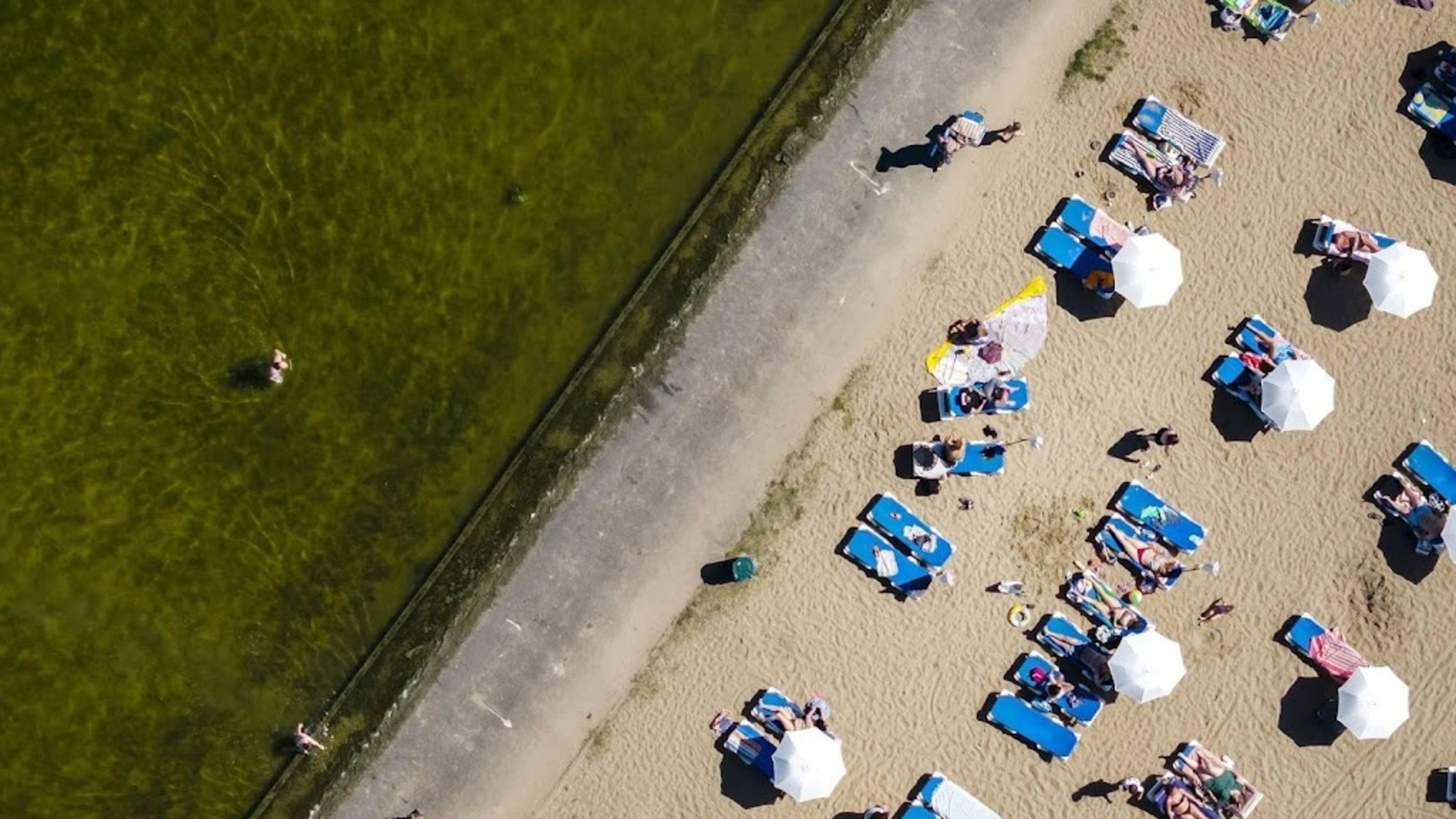 Beach and inland water parking lots filling up
