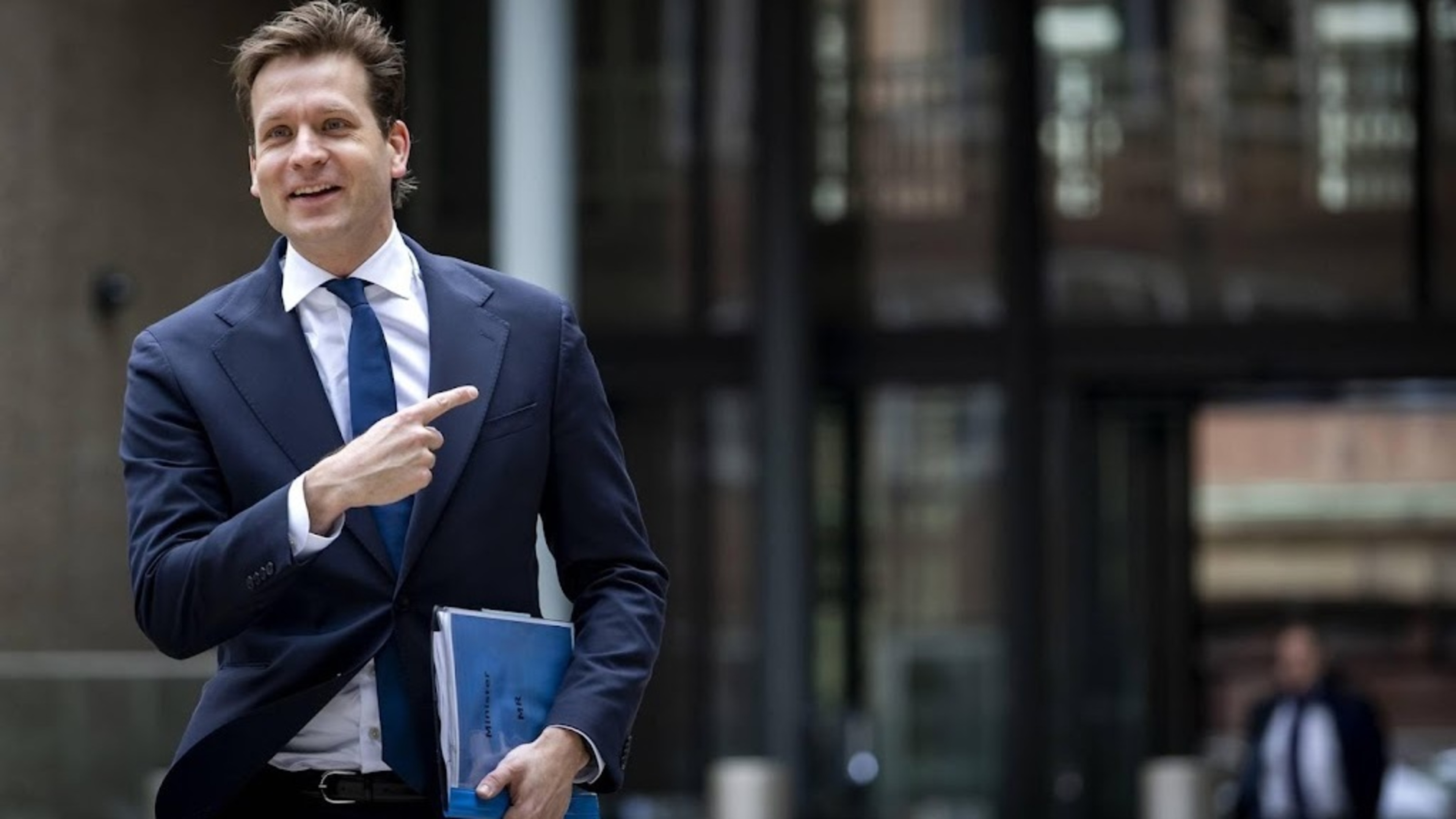 Cabinet prioritizes infrastructure, may scrap projects