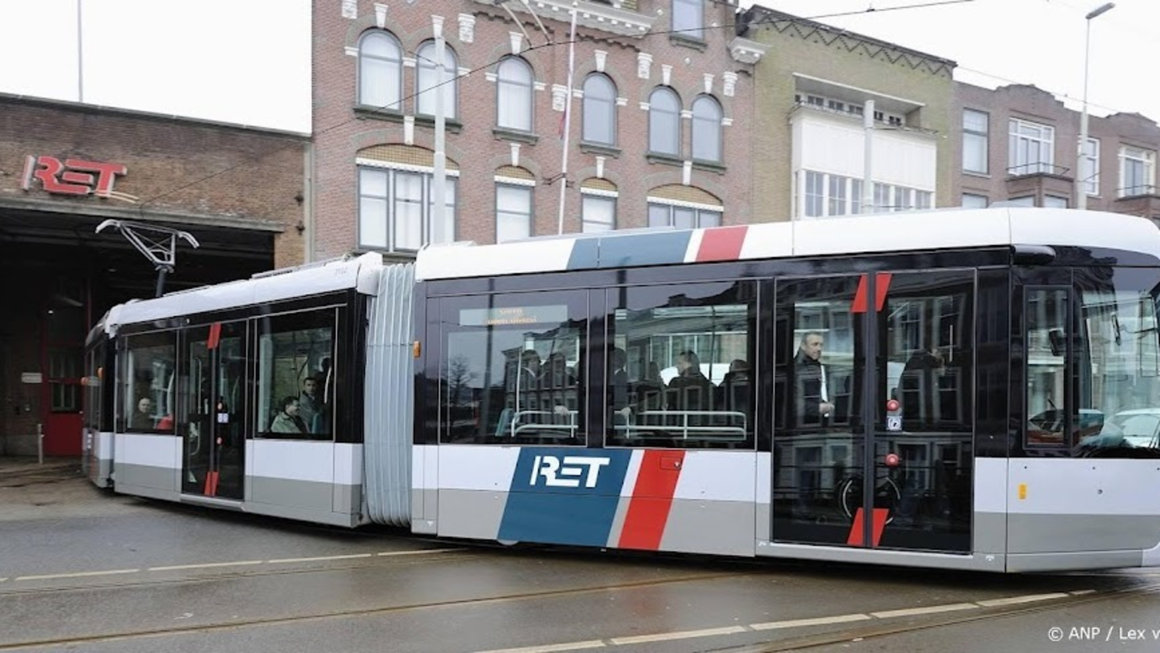 Pedestrian dies after being hit by tram in Rotterdam