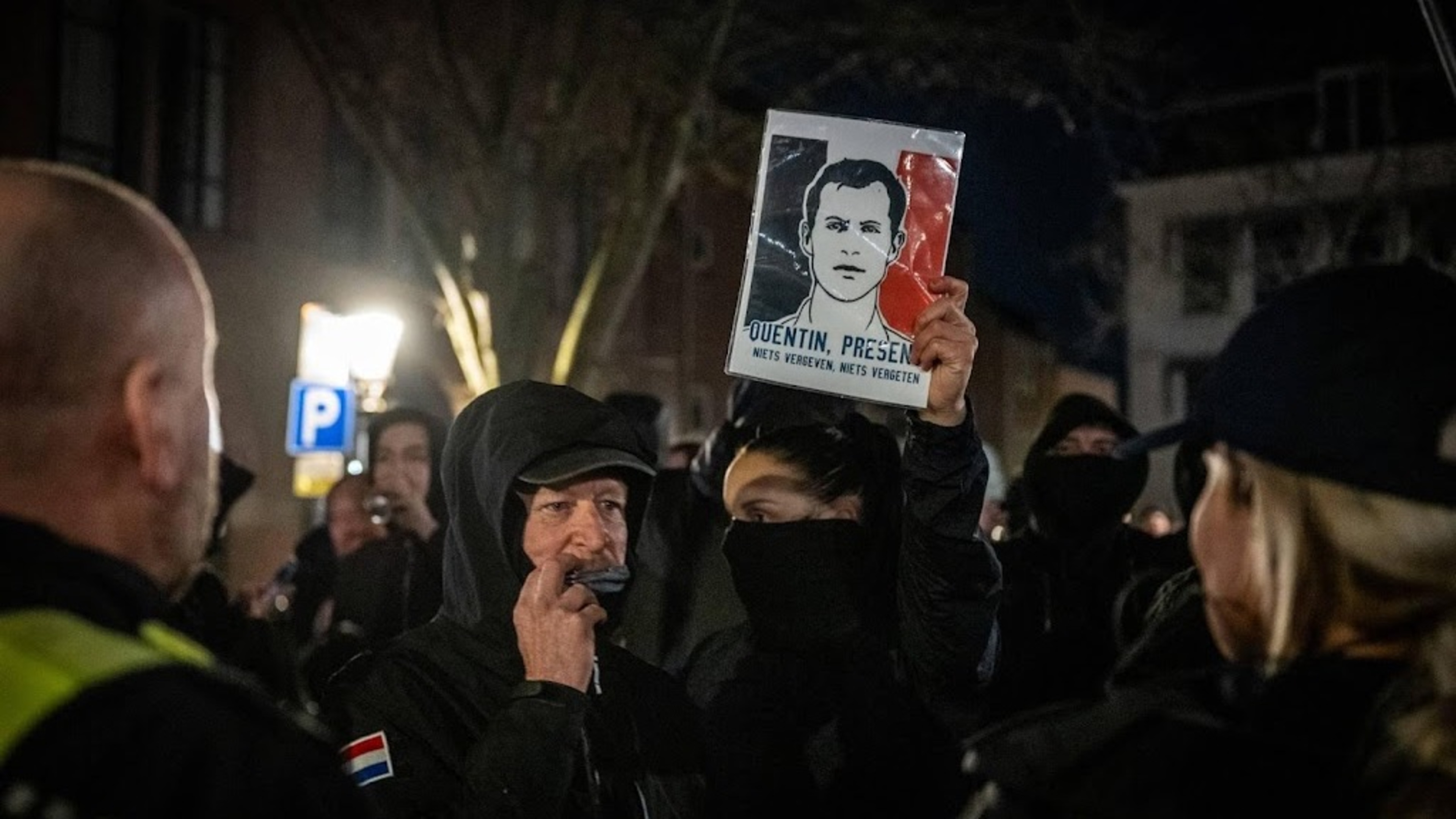 Far-right protesters throw fireworks in central Utrecht