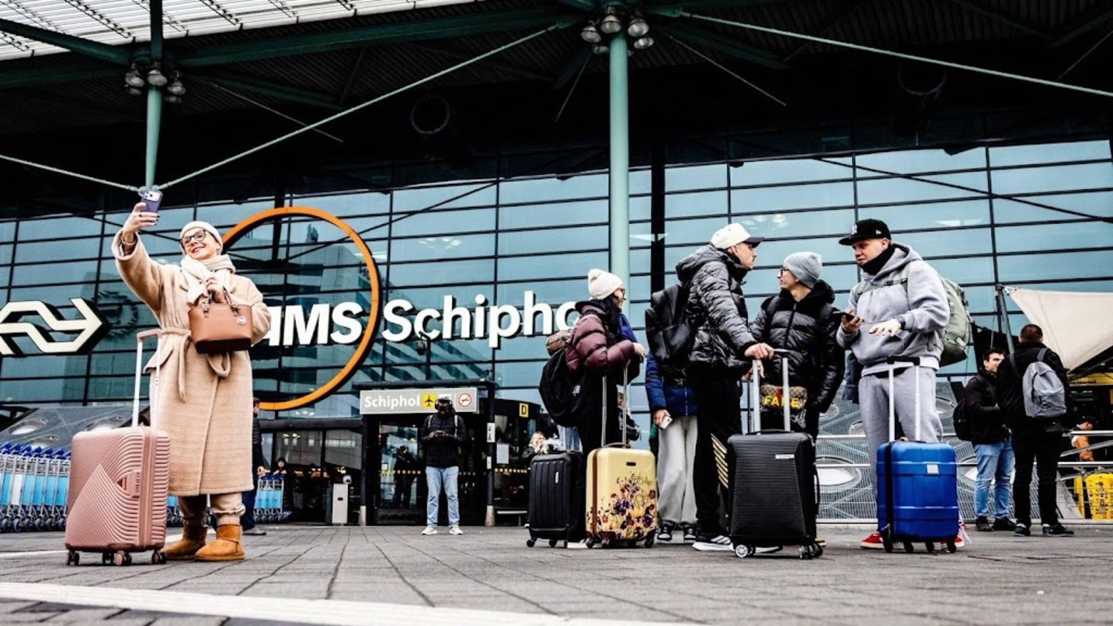 Officials expect Schiphol noise rules can proceed