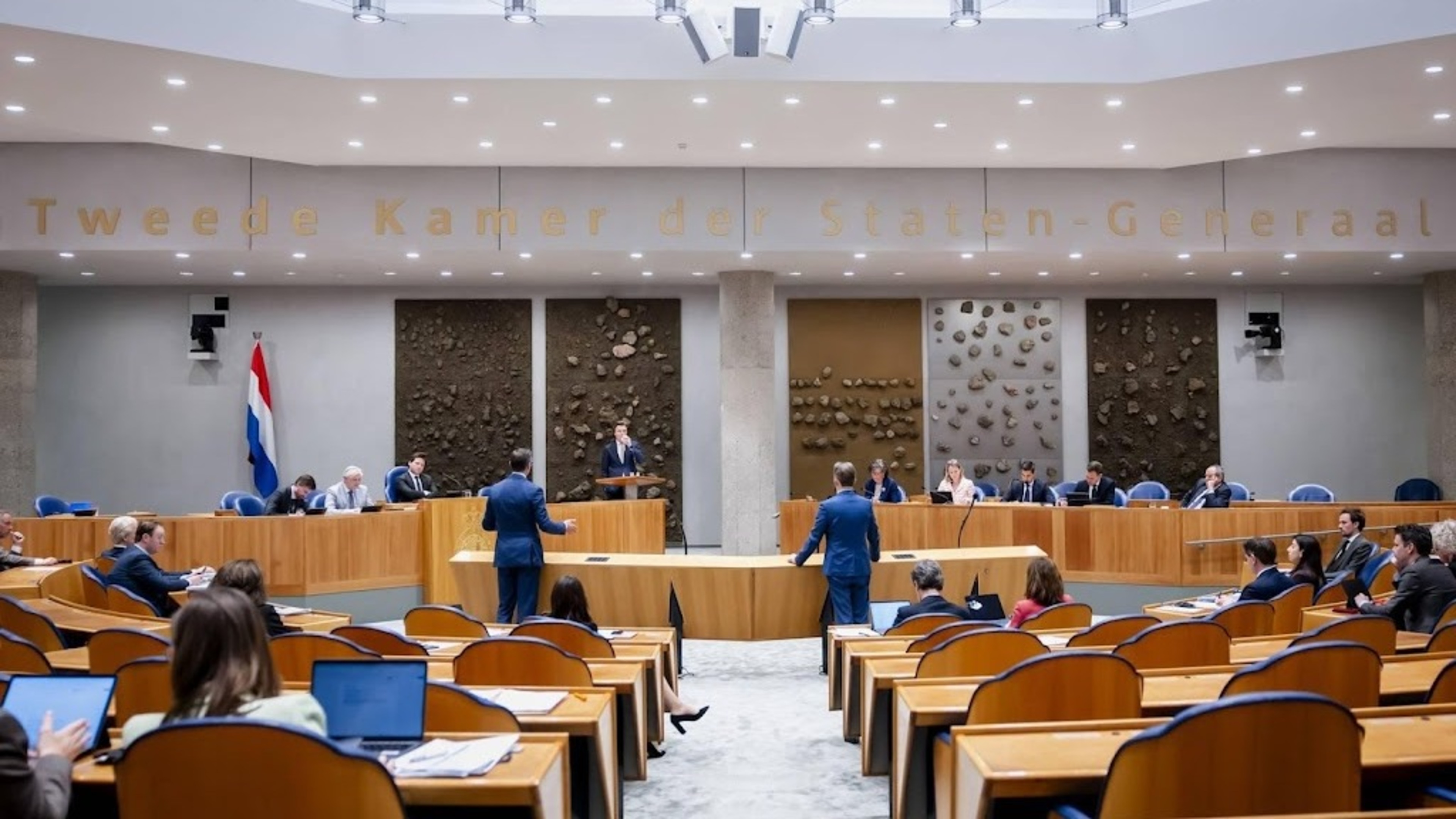 Trust in politicians and House of Representatives at record low