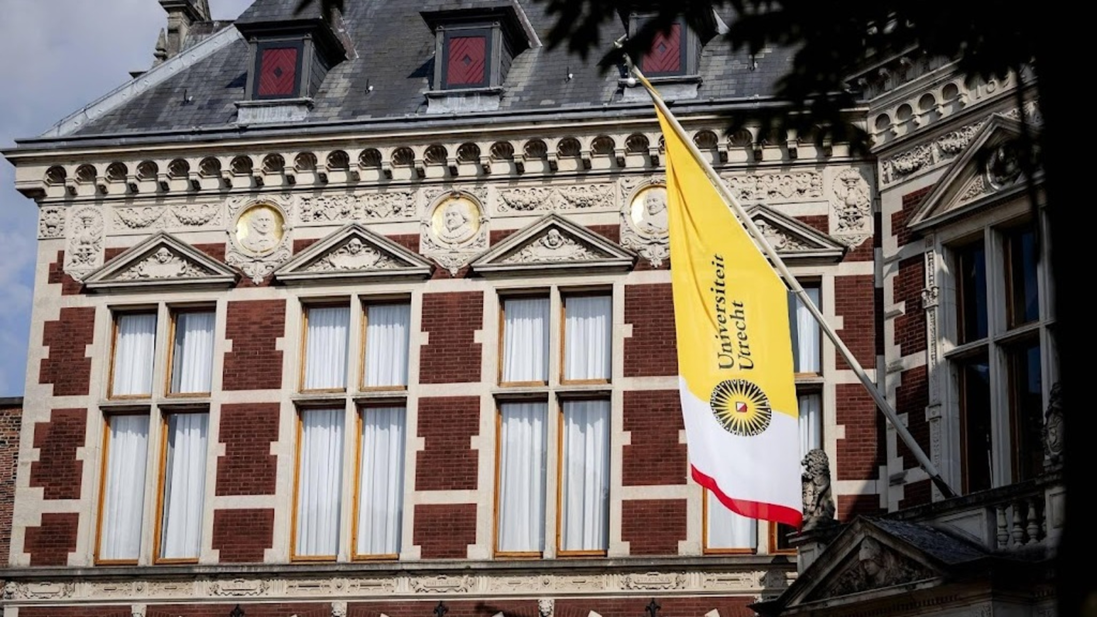 Utrecht University systems back online after data center fire