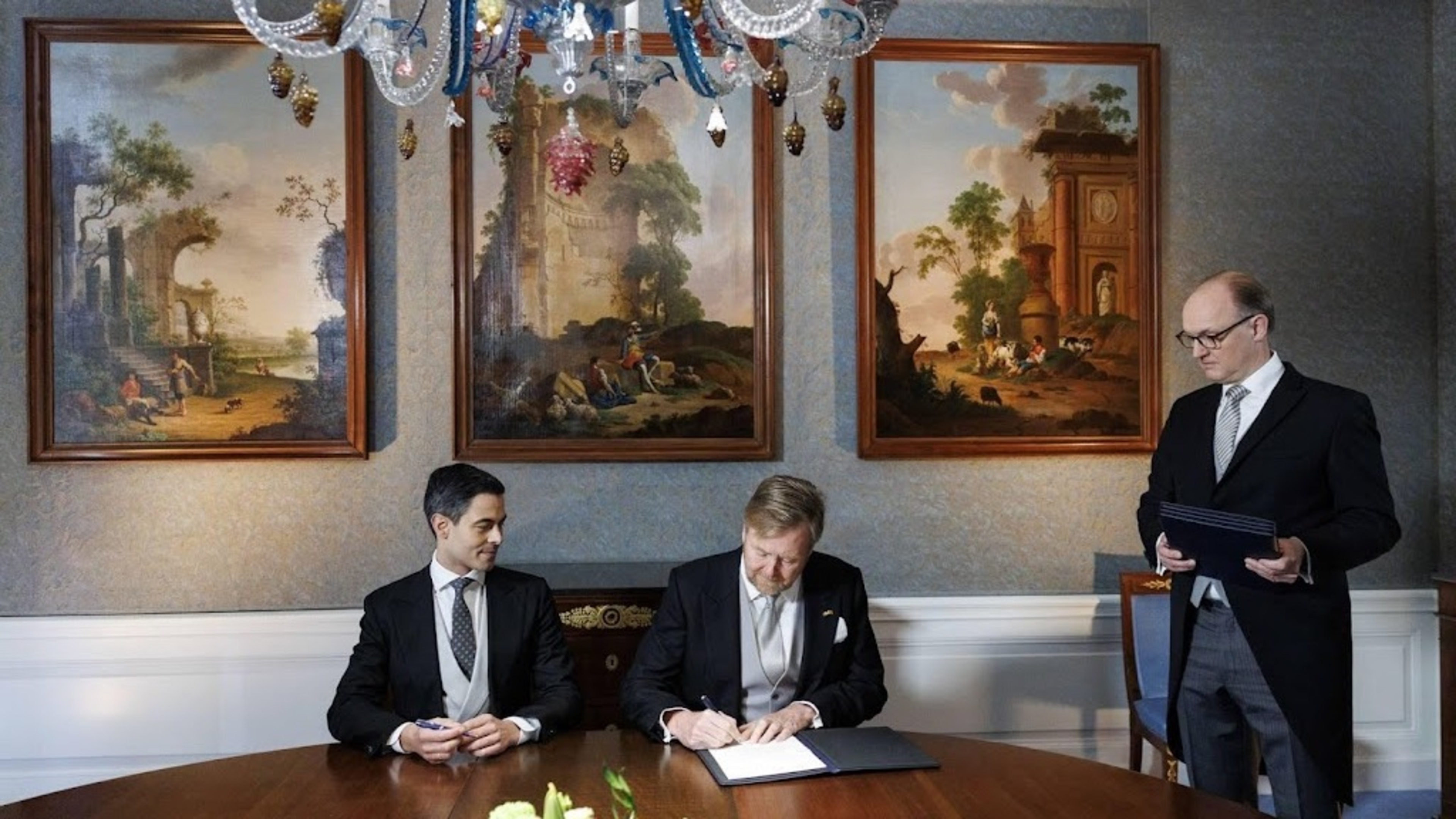 King and Jetten sign resignation of Schoof cabinet
