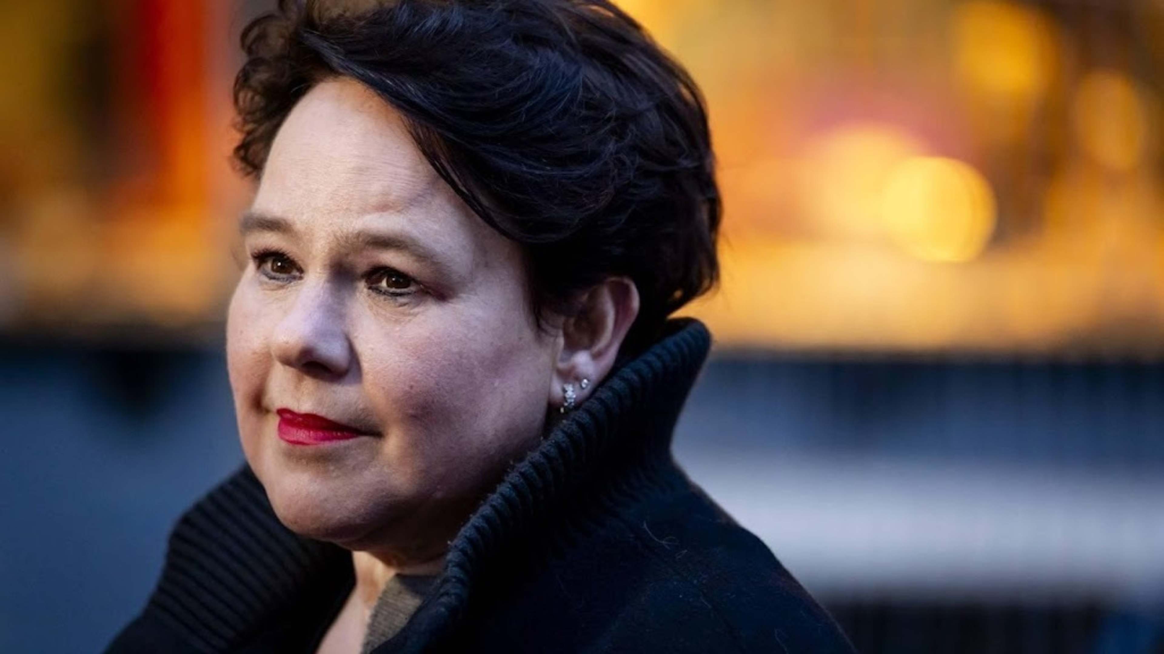 Dijksma calls arson a horrific form of violence