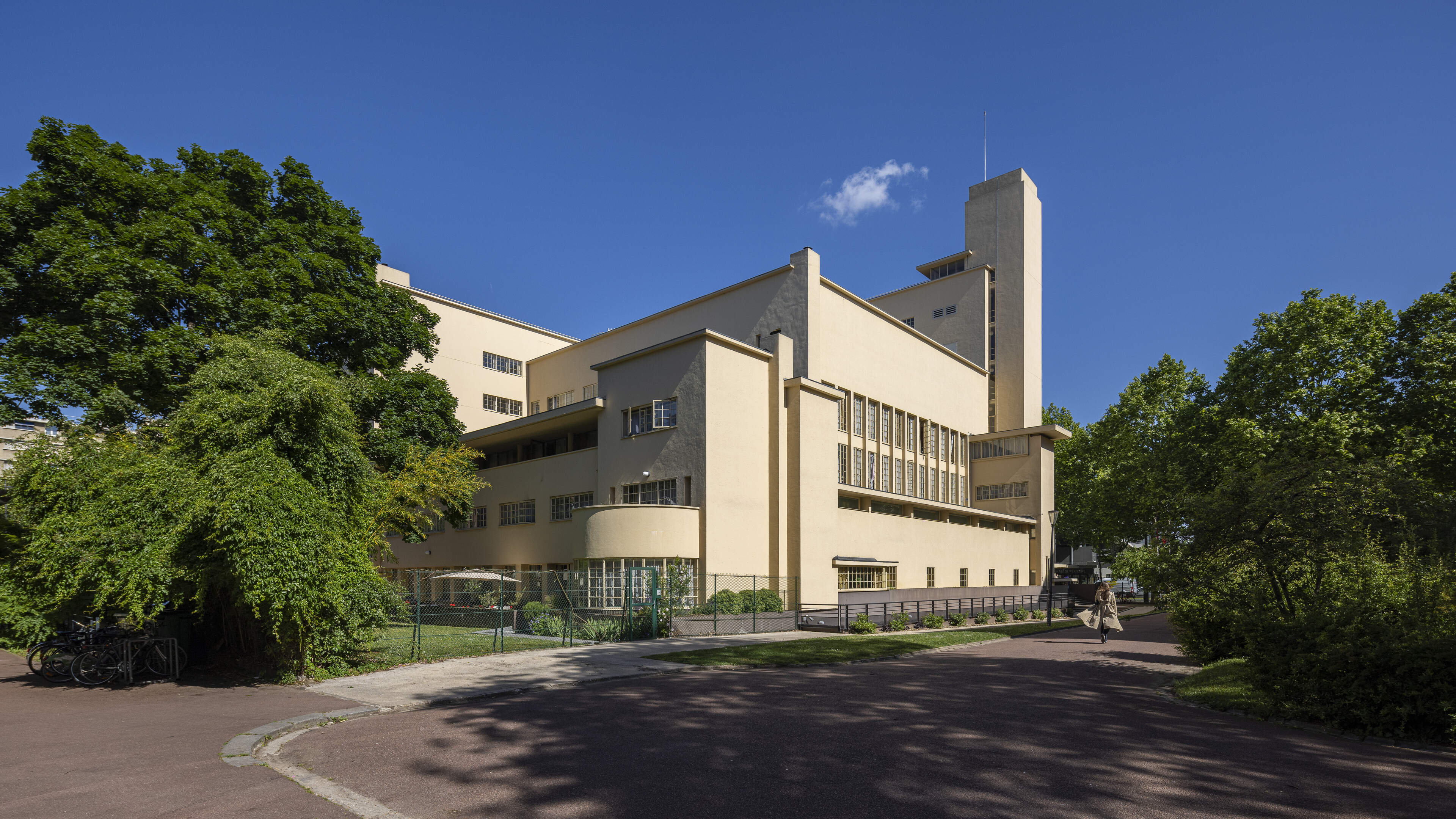 Paris Dudok exhibition moves to Hilversum: two iconic buildings to be seen at once