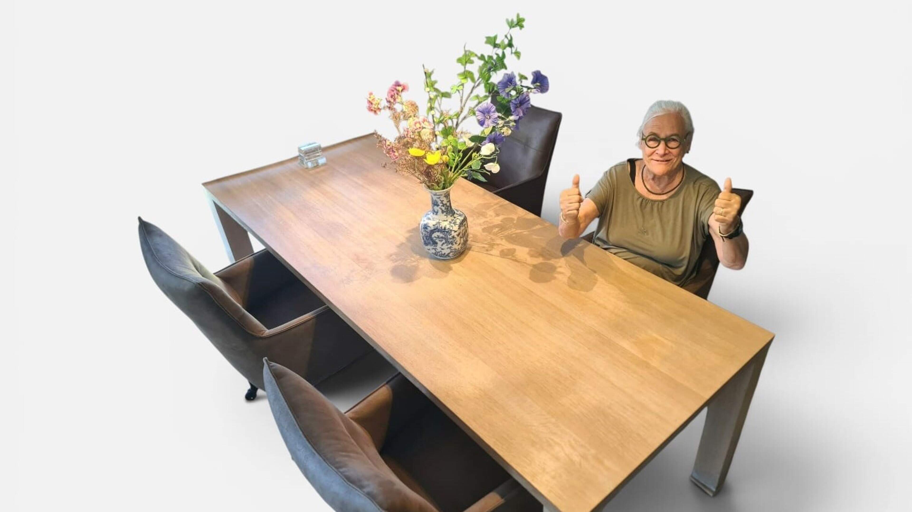 Jeanne can still exchange her dining chairs after nine years