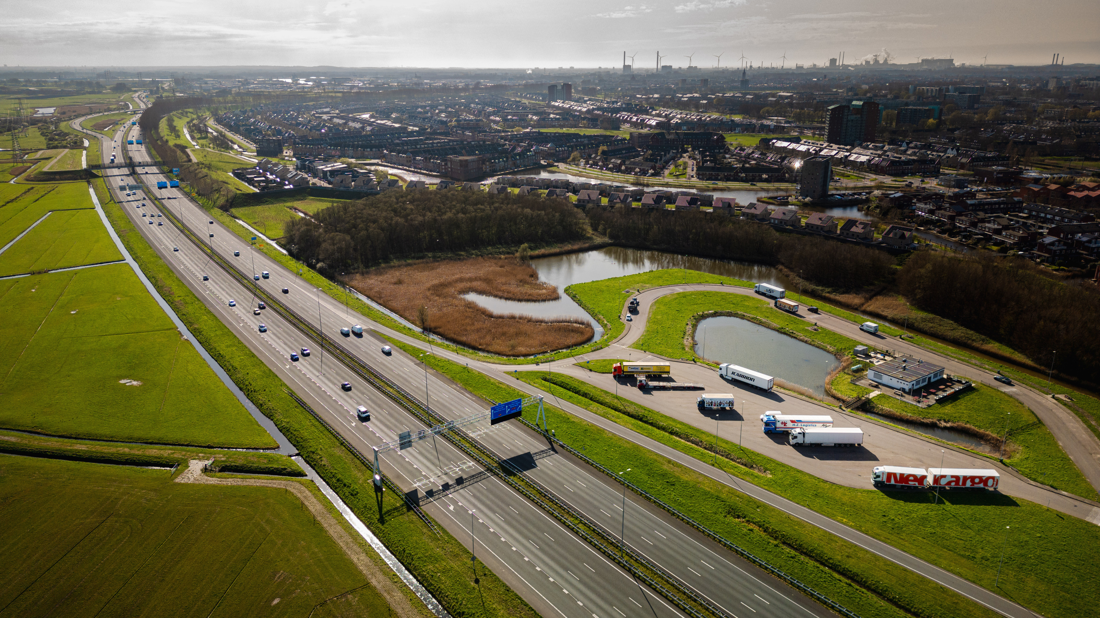 New hospitality business coming behind Shell on the A9 near Heemskerk