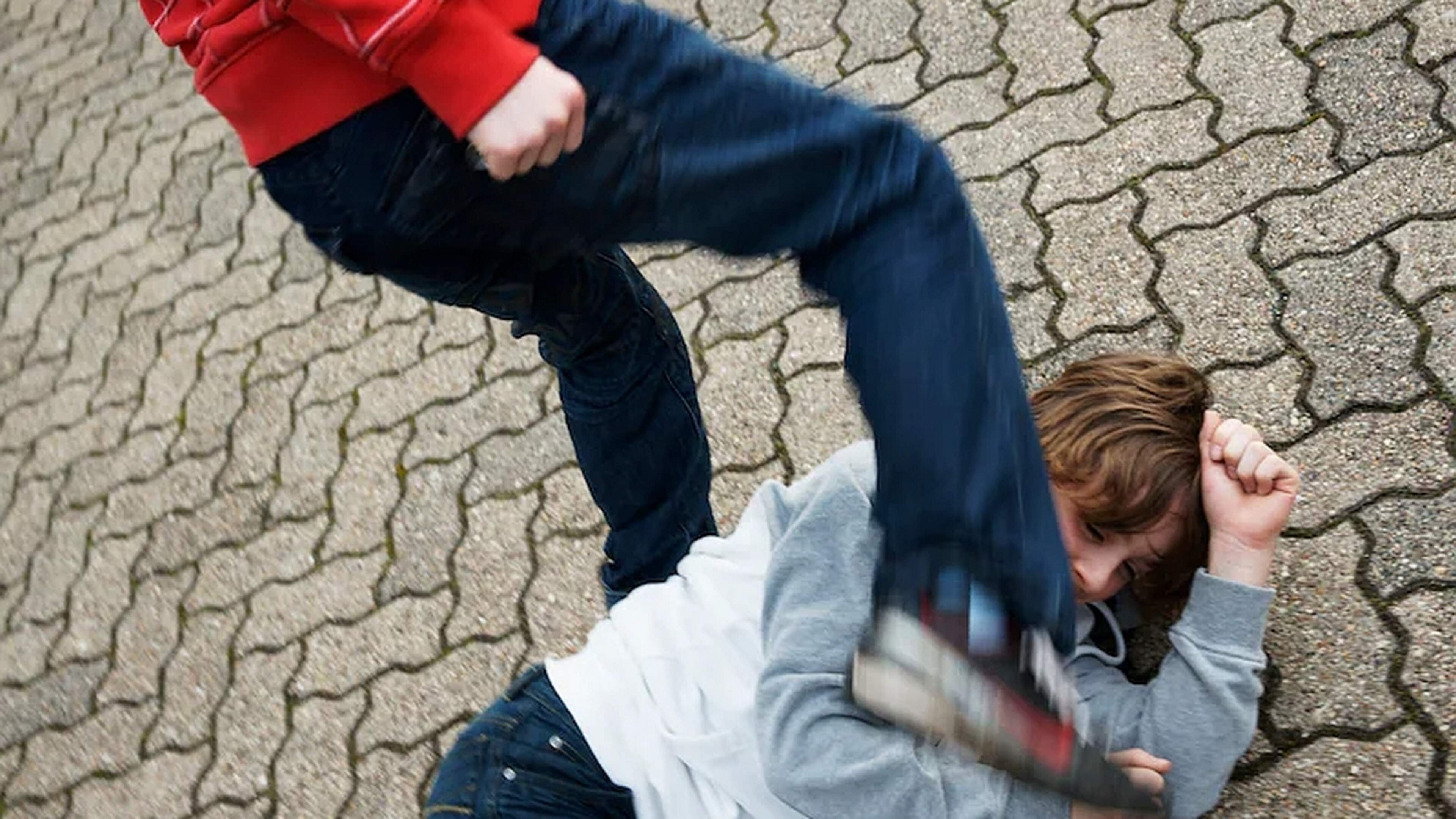 'Jumping' violence trend fits broader culture of online peer pressure and filmed violence among youth