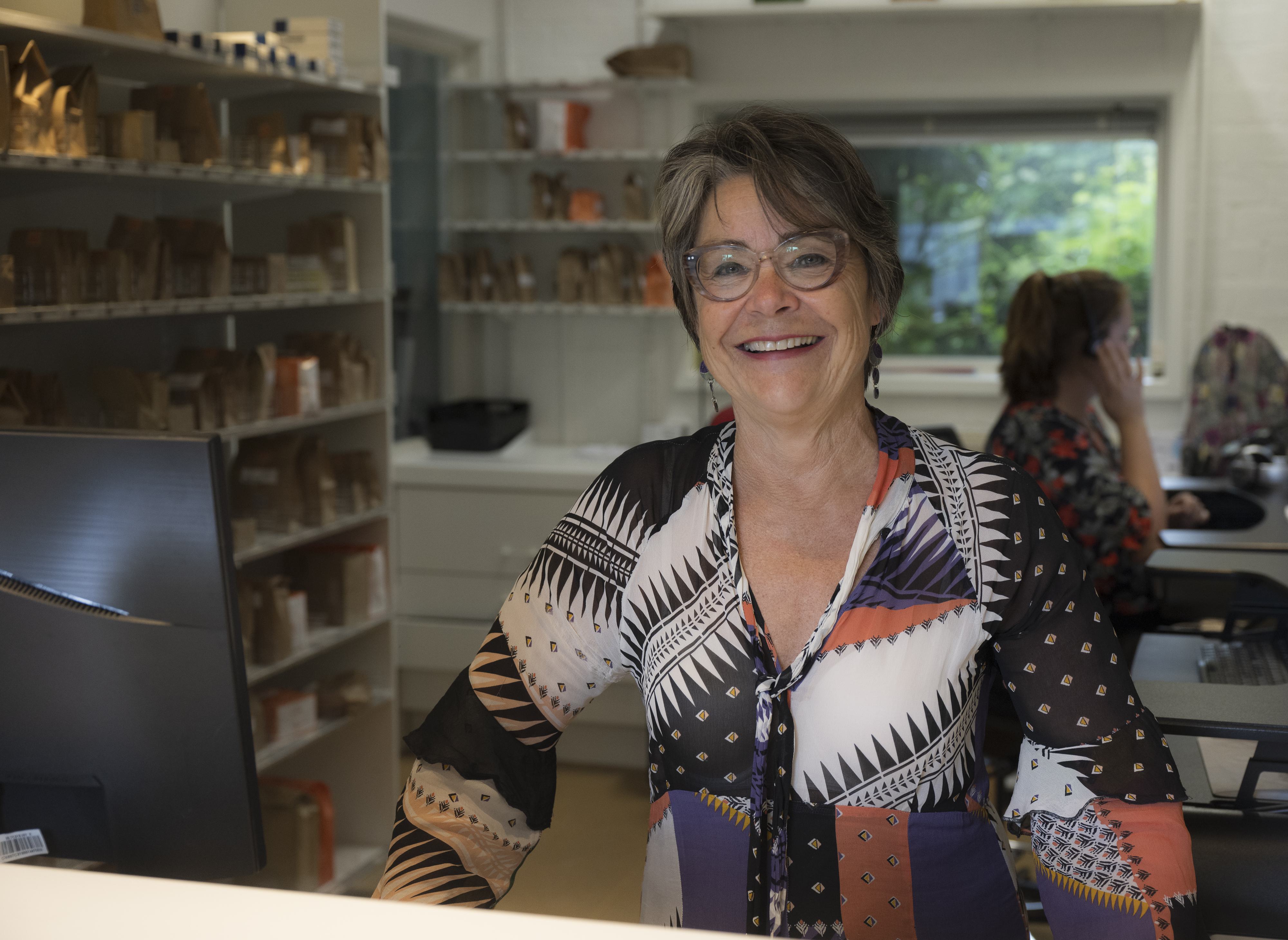 Mariëtte Visser, 45 jaar lang het gezicht van de huisartsenpraktijk in Oosthuizen, neemt afscheid: ’