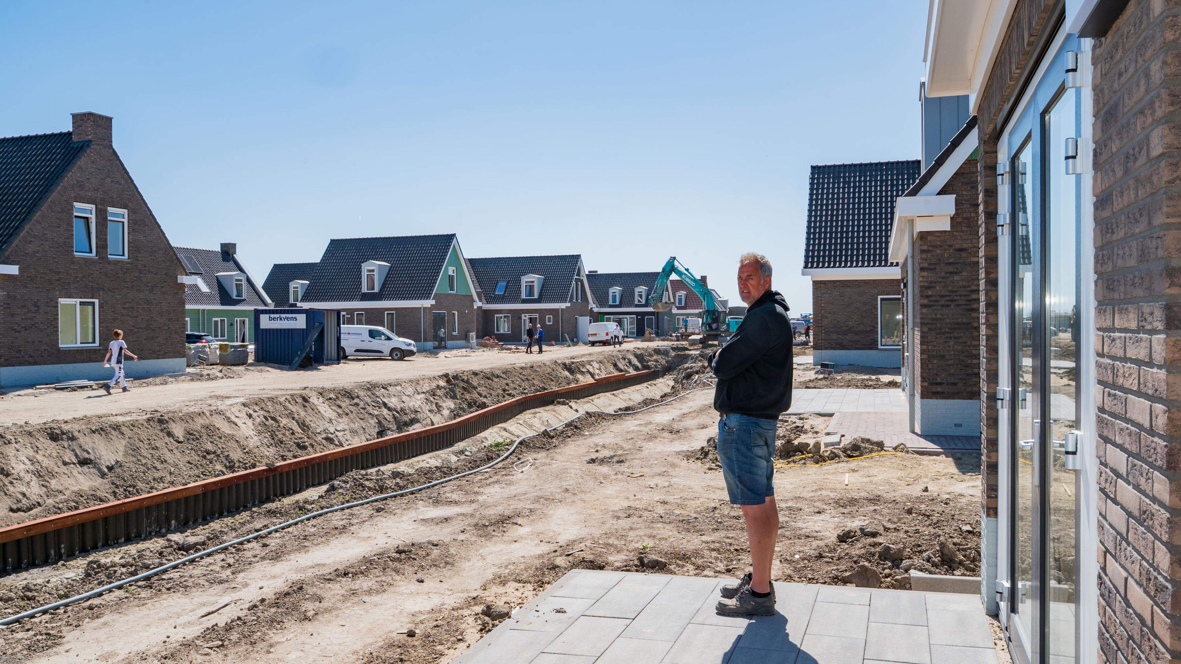 Een rondleiding en meedraaien op bouwplaats Dormio Resort Medemblik