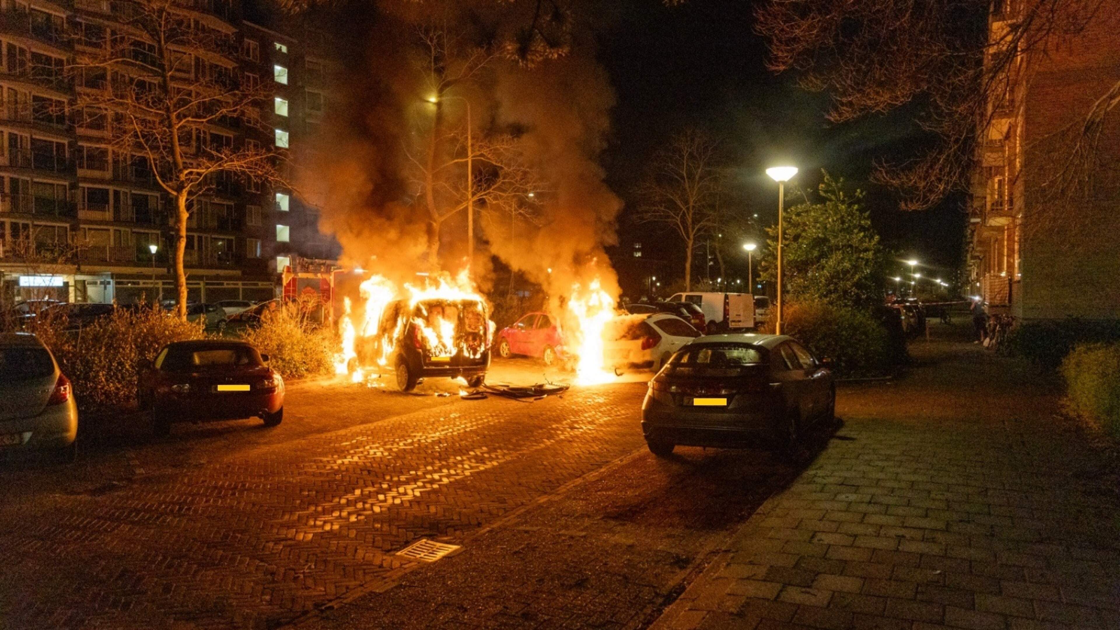 Delivery van goes up in flames in Heemskerk, car also heavily damaged