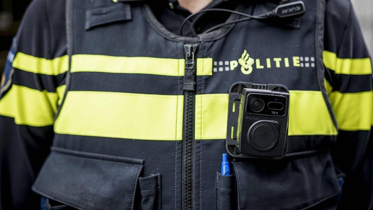 Niederländische Beamte helfen der deutschen Polizei bei der Fußball-Europameisterschaft