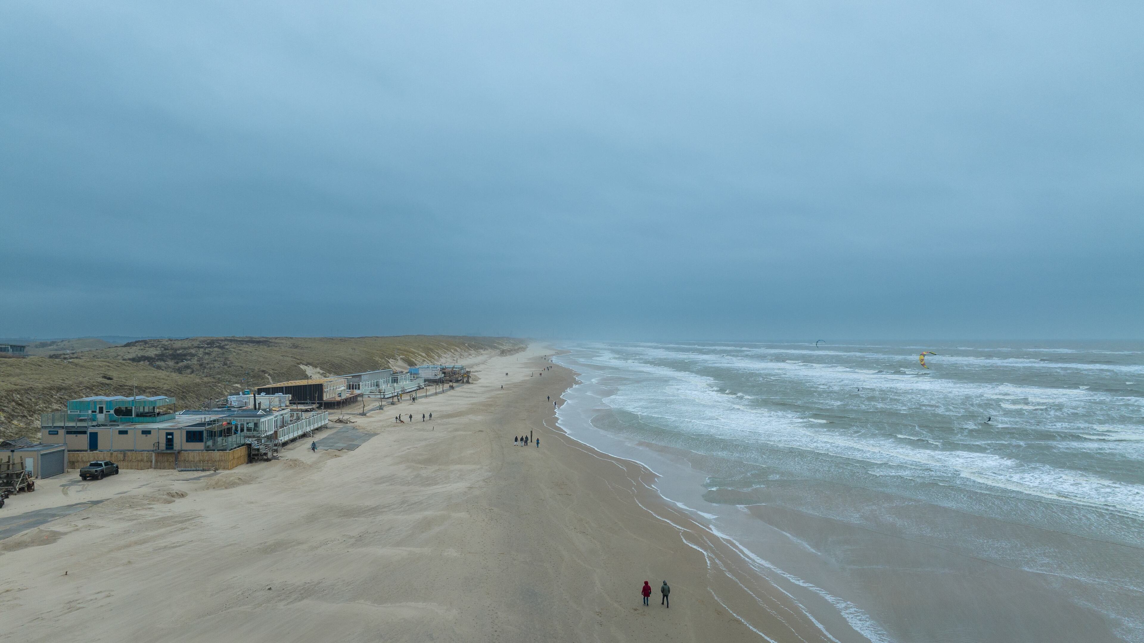 Sommige rolstoelgebruikers slaan het strand van Castricum helemaal over, omdat er een toilet ontbreekt.