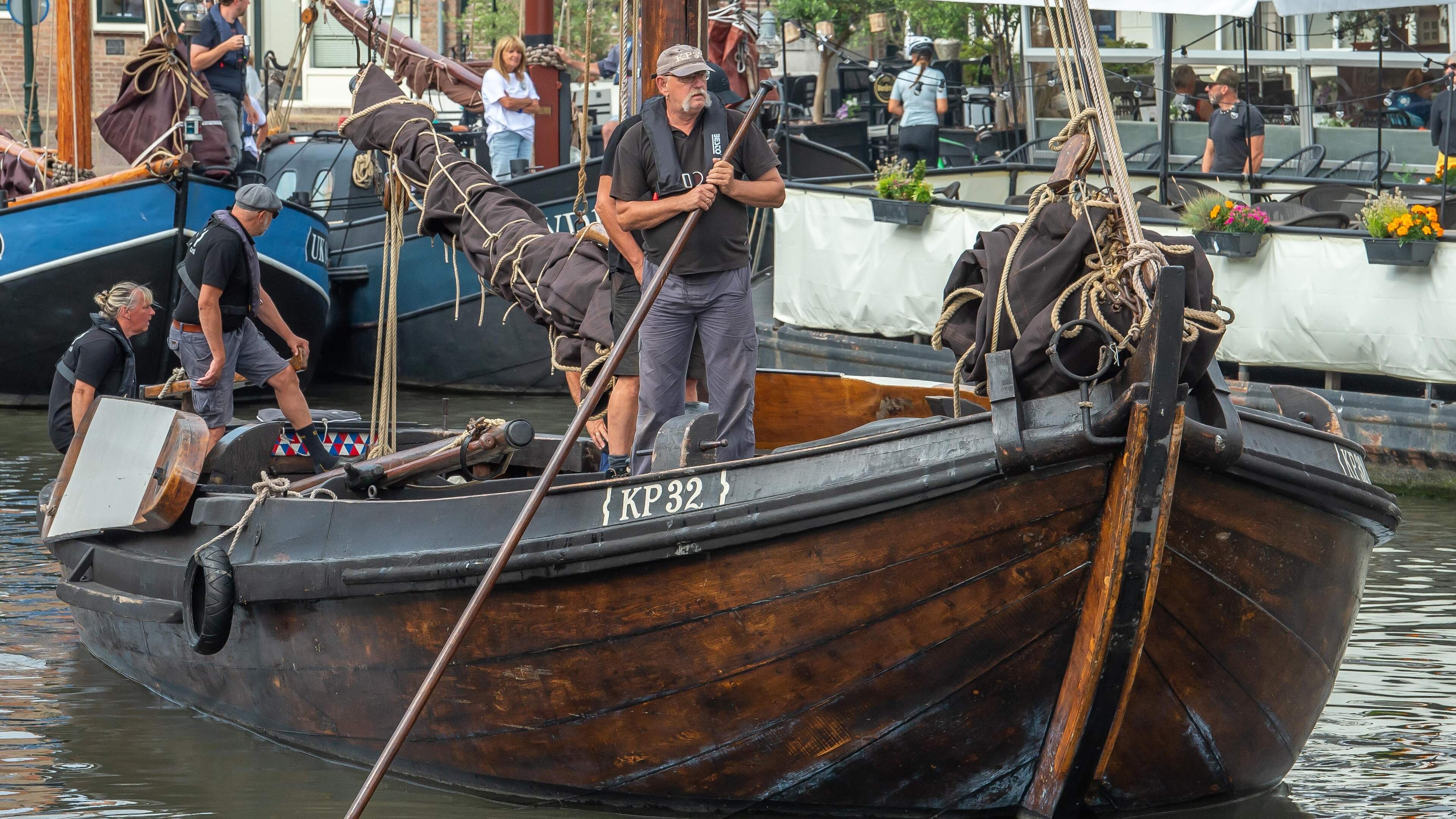 Markermeer als strijdtoneel voor zeeschouwen, kwakken, tjalken, botters en aken