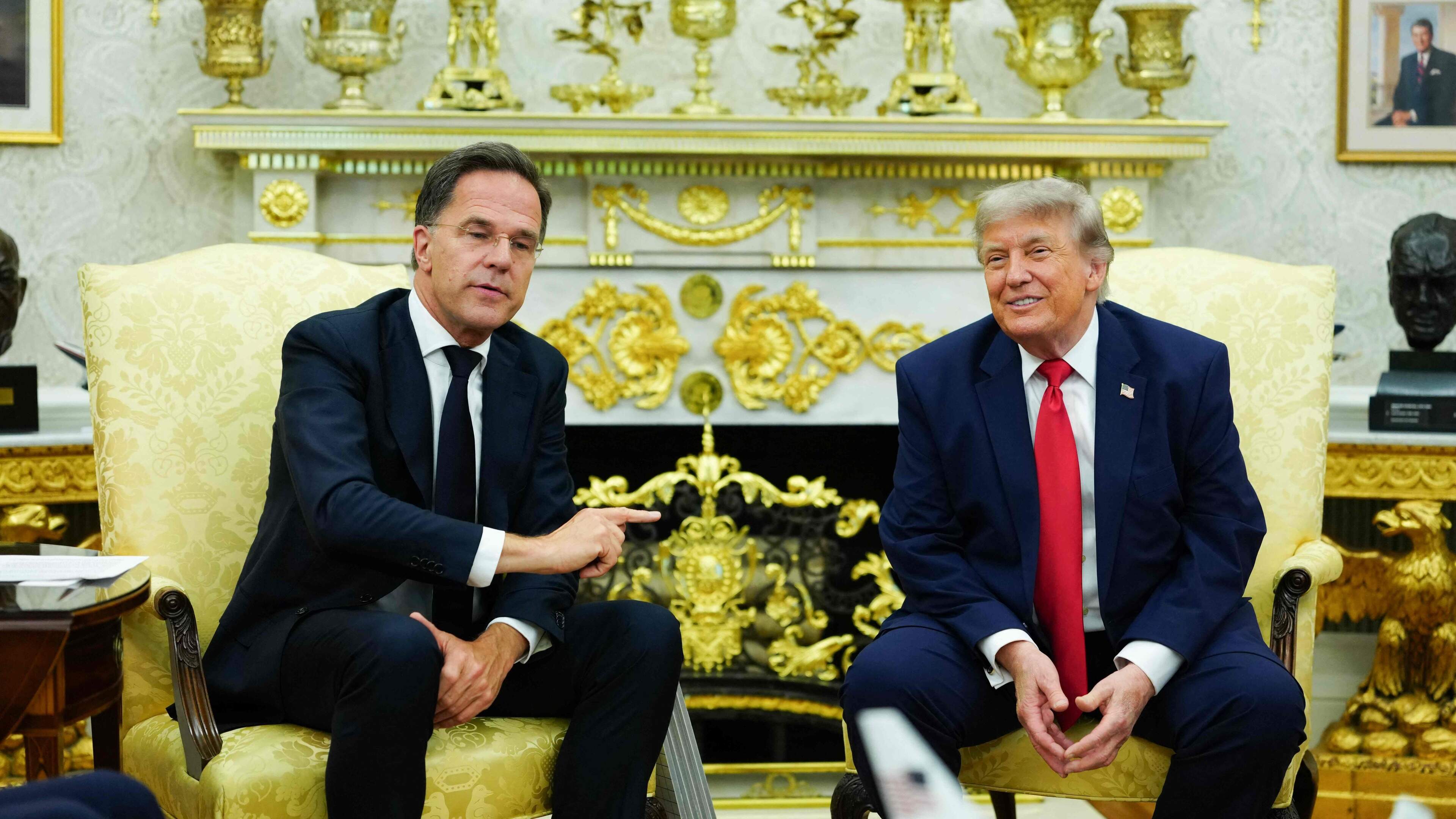 How many times has Rutte kissed Trump's ass? And does it matter?