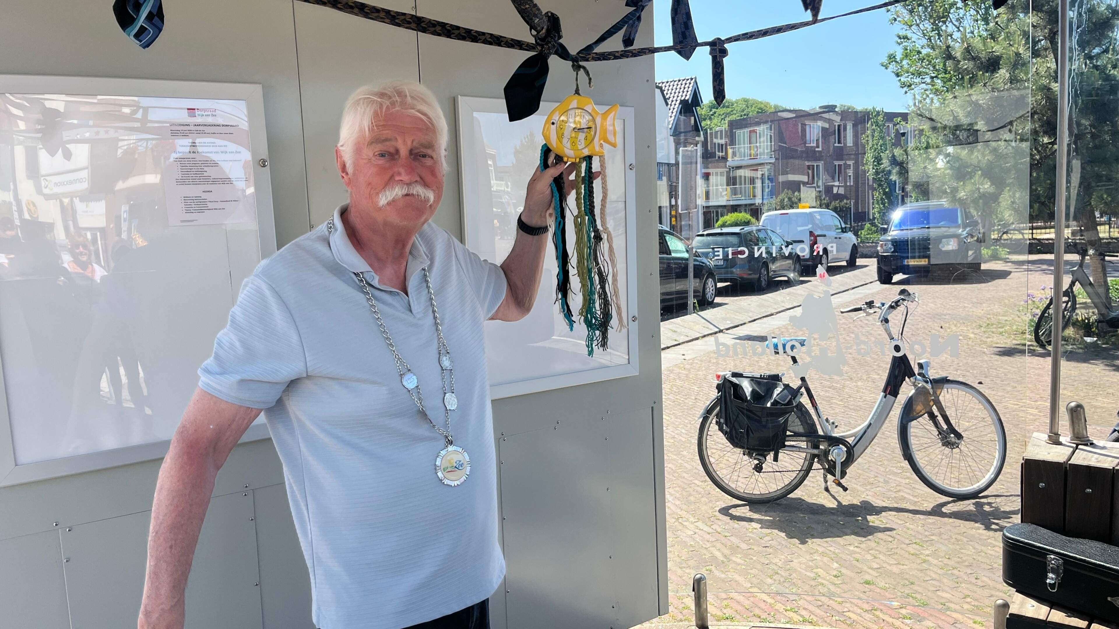 Wijk aan Zee residents stage playful protest for return of clock to historic bus shelter: 'It’s also about the principle'