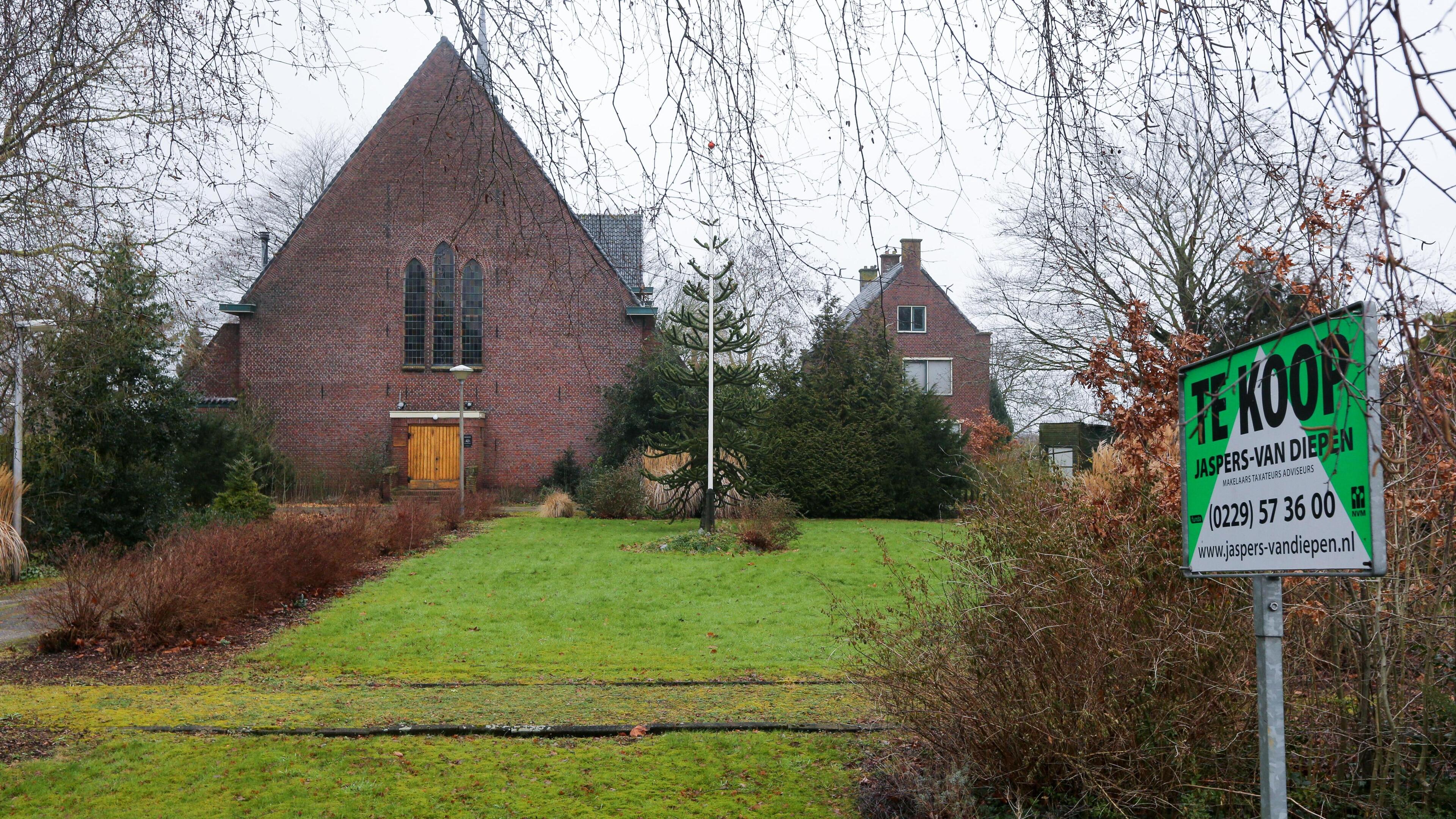 Bieden op kerk Zwaagdijk-West