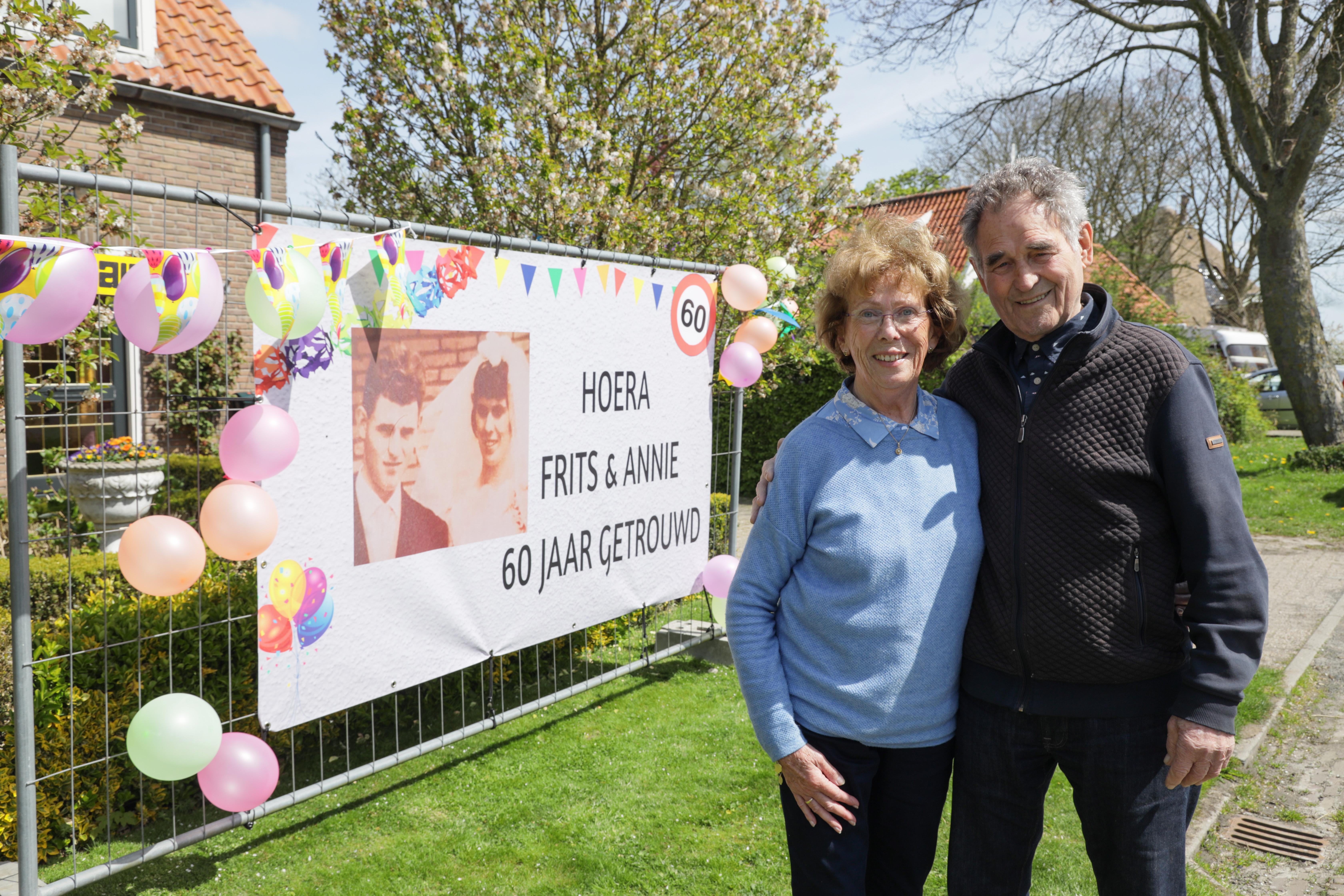 Sijbekarspelers Frits en Annie zestig jaar getrouwd: ’We blijven voor elkaar zorgen’