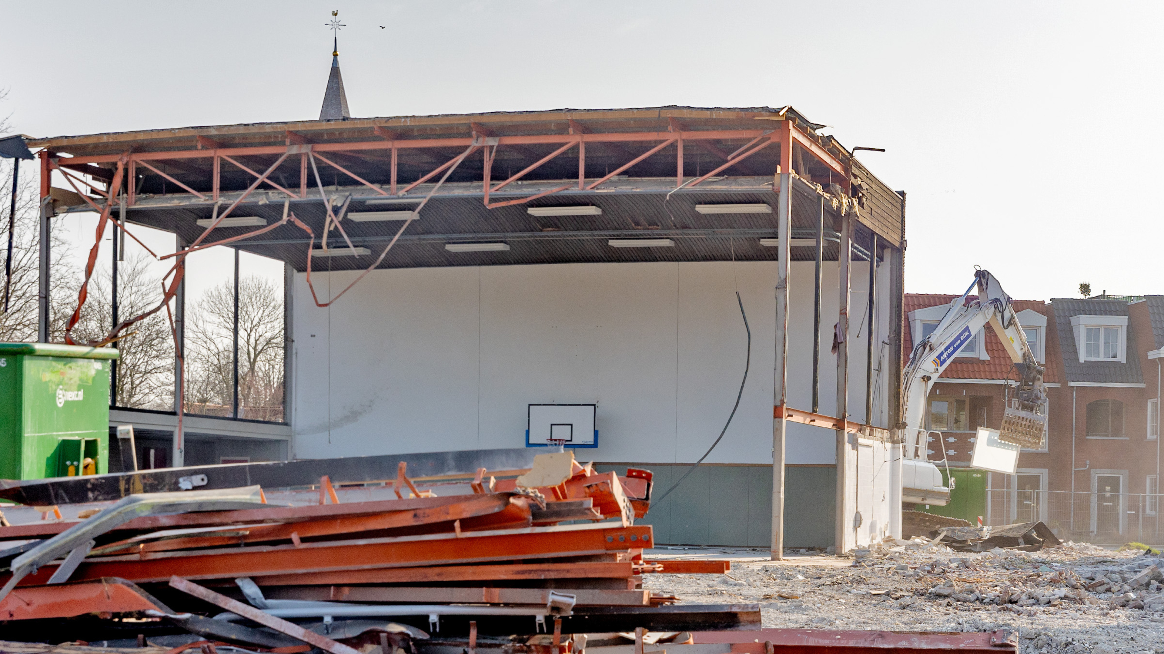 Demolition of De Meet sports hall causes no pain