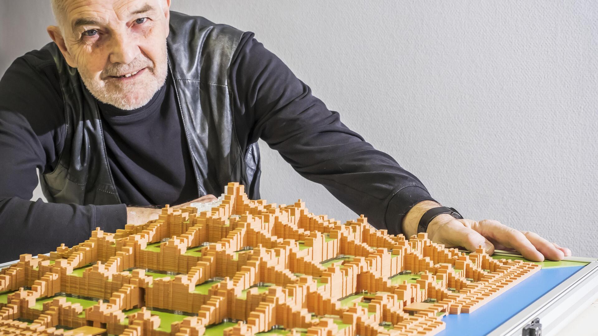 Architect Aad Breed wil de wereld redden maar niemand luistert ...