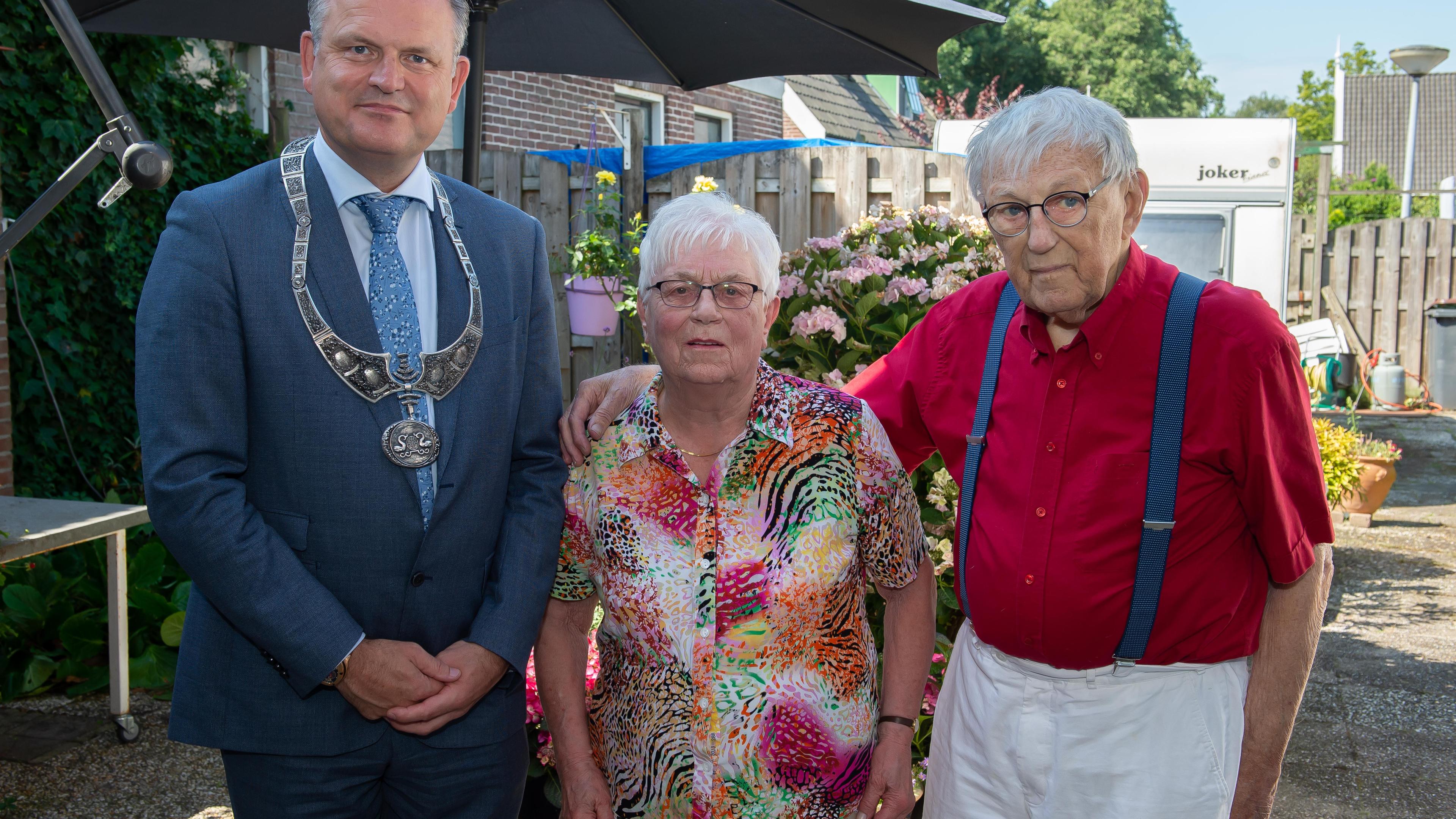 Loek en Nellie Keuter-Visser 65 jaar getrouwd: ’Overal de humor van ...