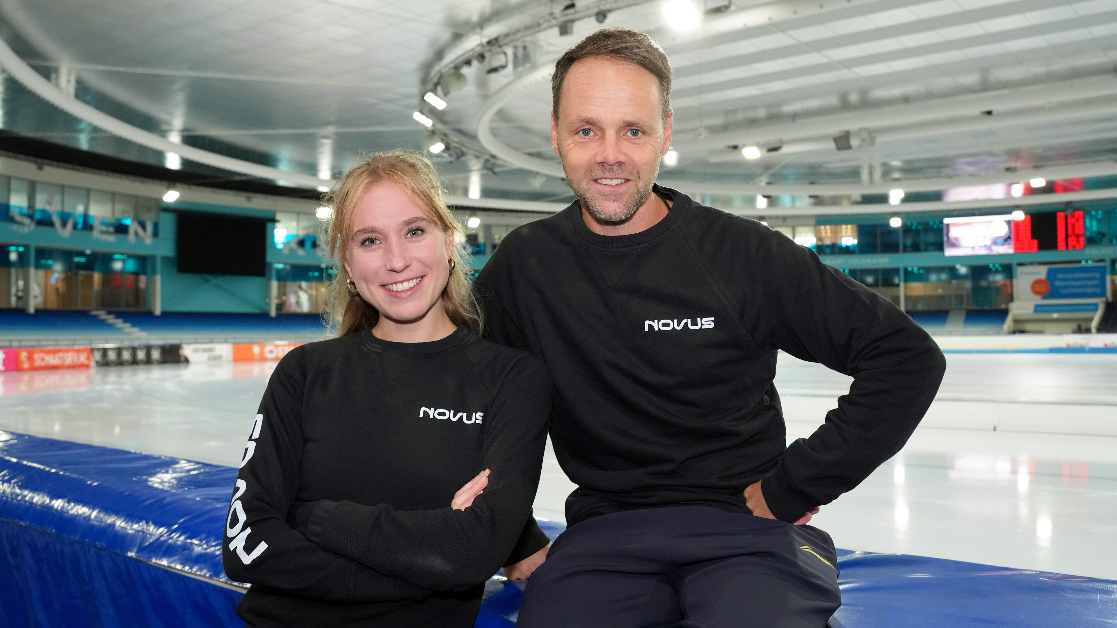 Dwarse Edammers vinden elkaar na jaren in internationale schaatsploeg van Novus