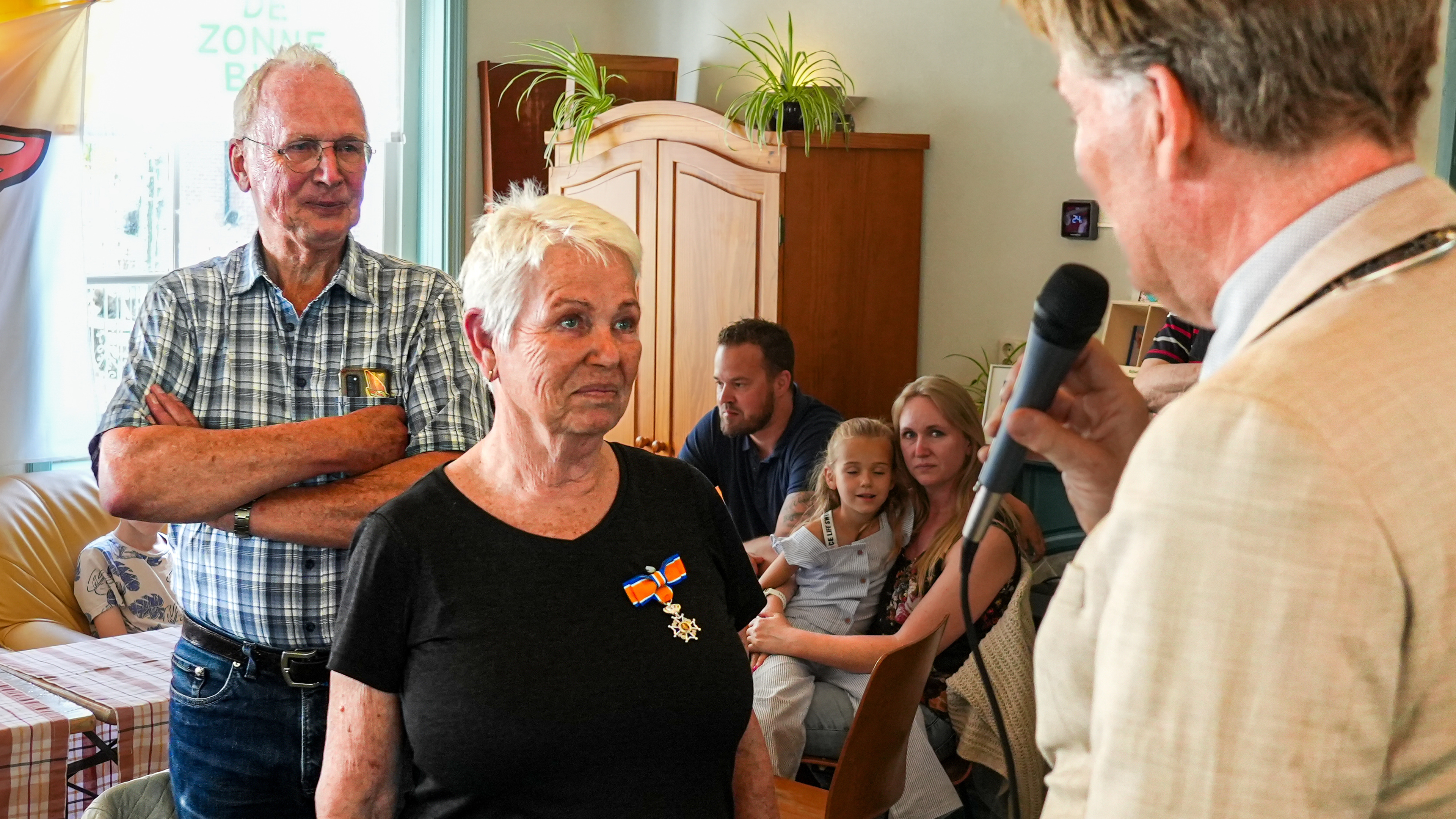 Ongeneeslijk zieke Ronny Aafjes (69) krijgt lintje voor ruim veertig jaar vrijwilligerswerk: ’Ze zij