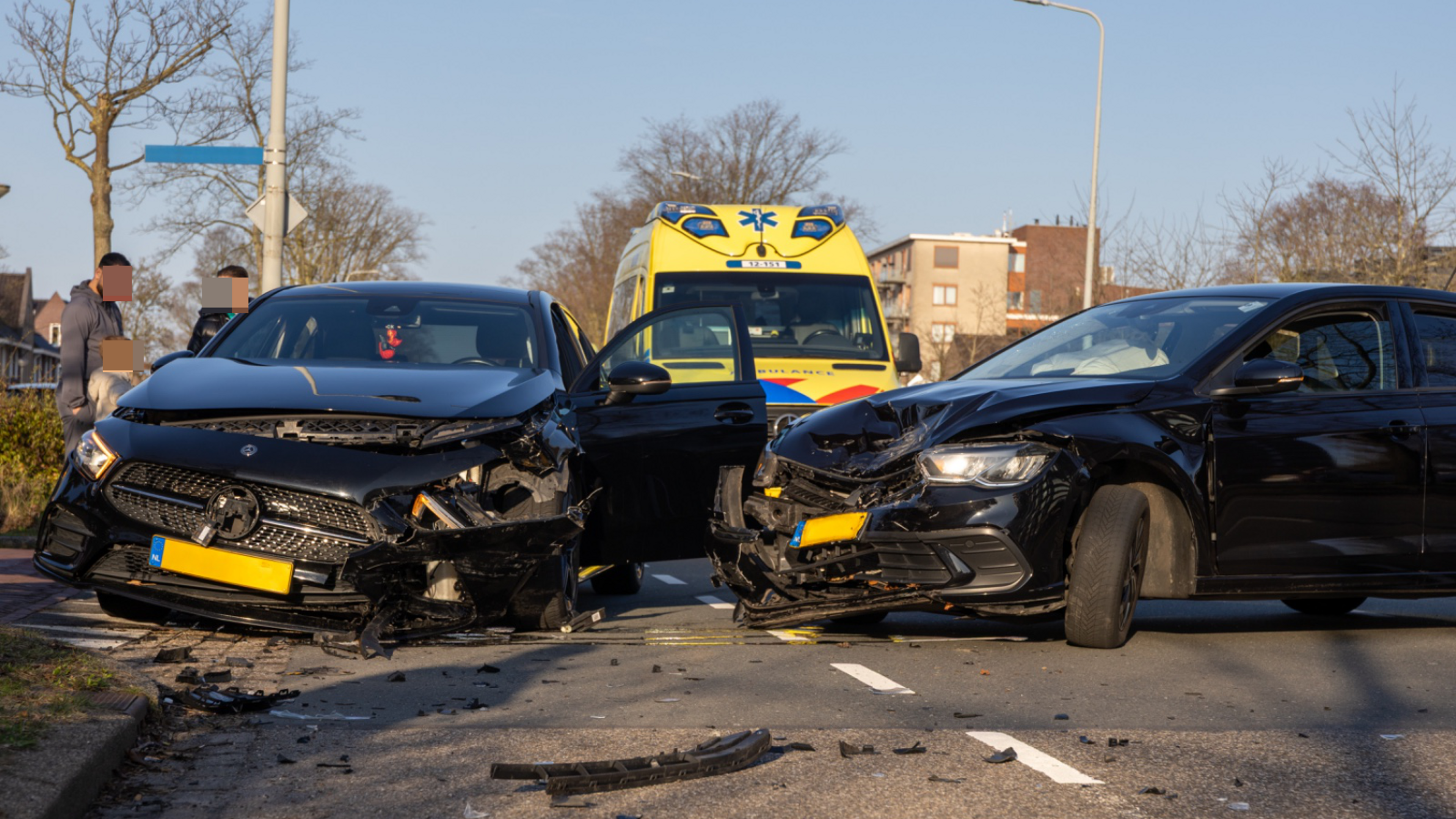 Significant damage in two-car collision in Heemskerk