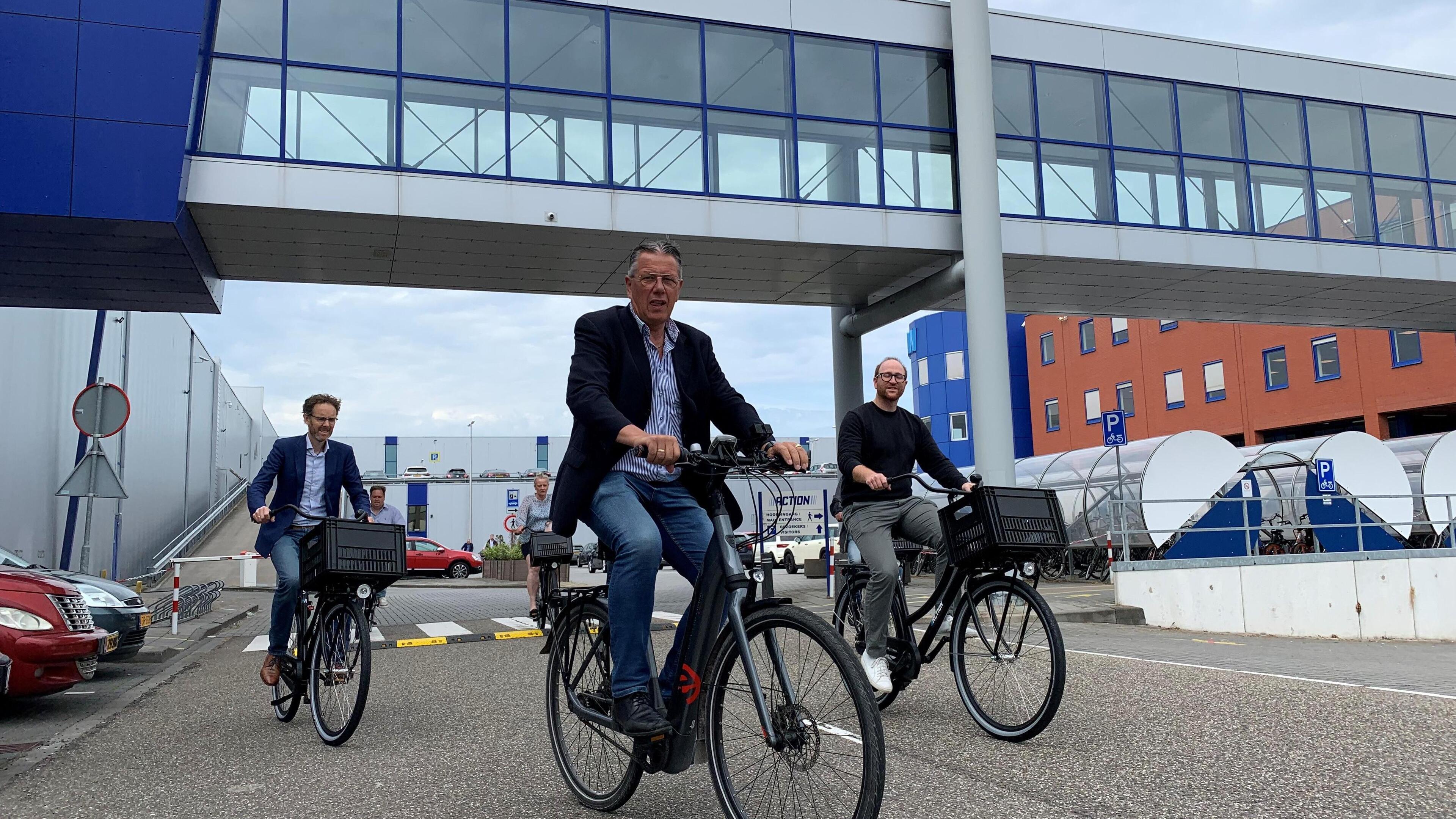 Ondernemers WFO-terrein in Zwaagdijk-Oost willen asfalt, geen onderzoek